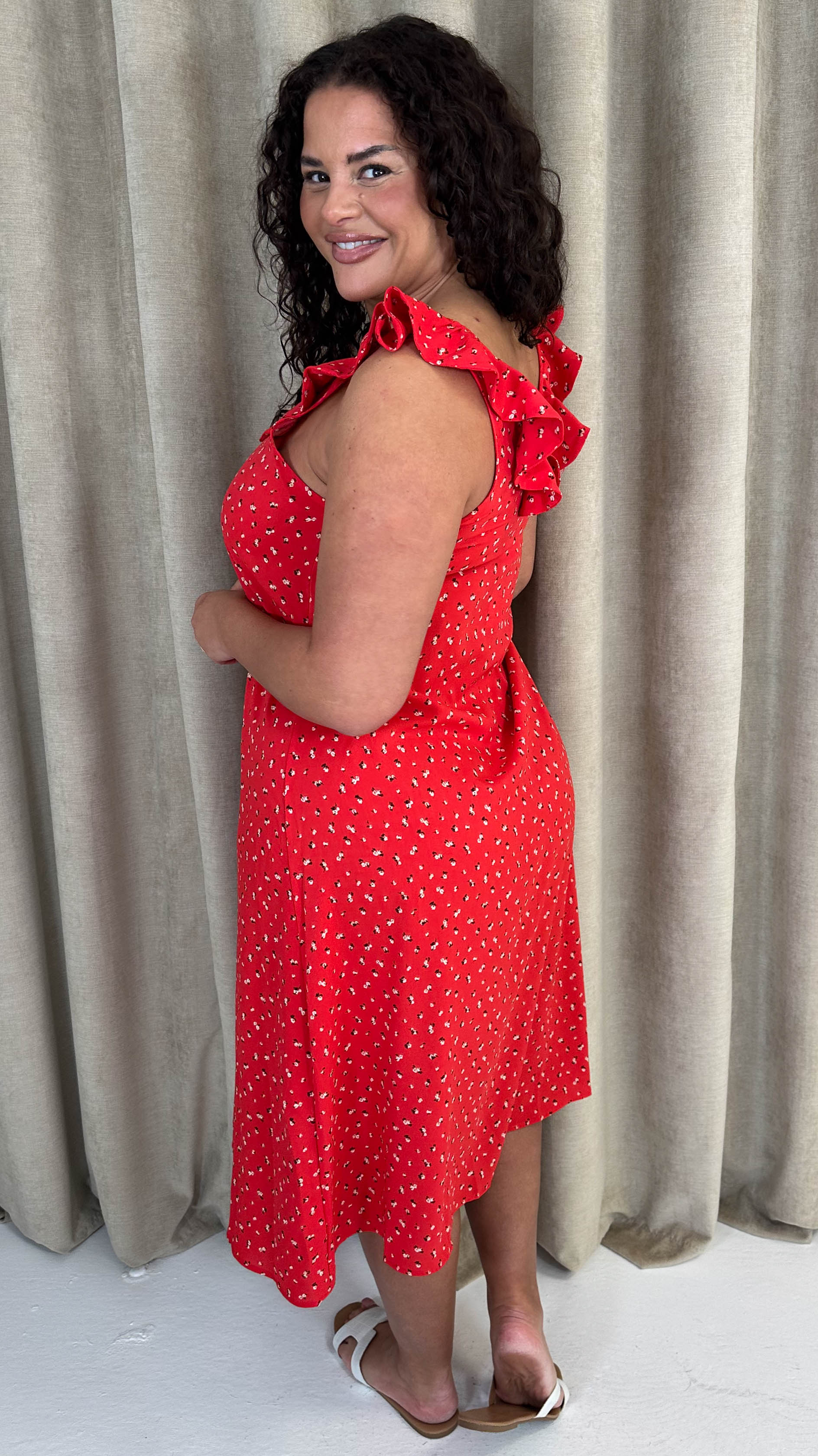 CurveWow Frill V-Neck Summer Dress Red Ditsy - Image 7