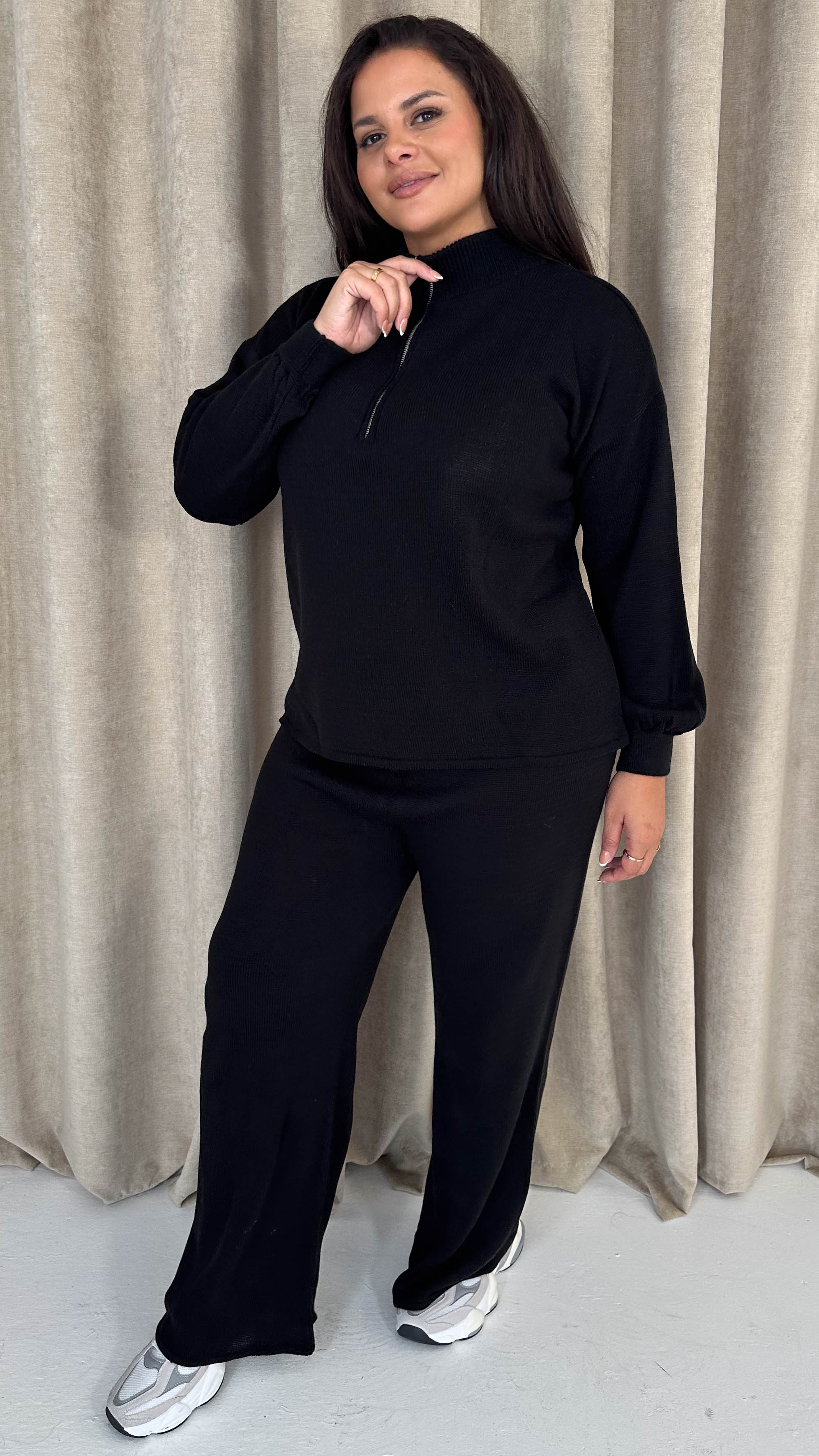 CurveWow Funnel Neck Zip Front Knitted Co-Ord Black - Image 4