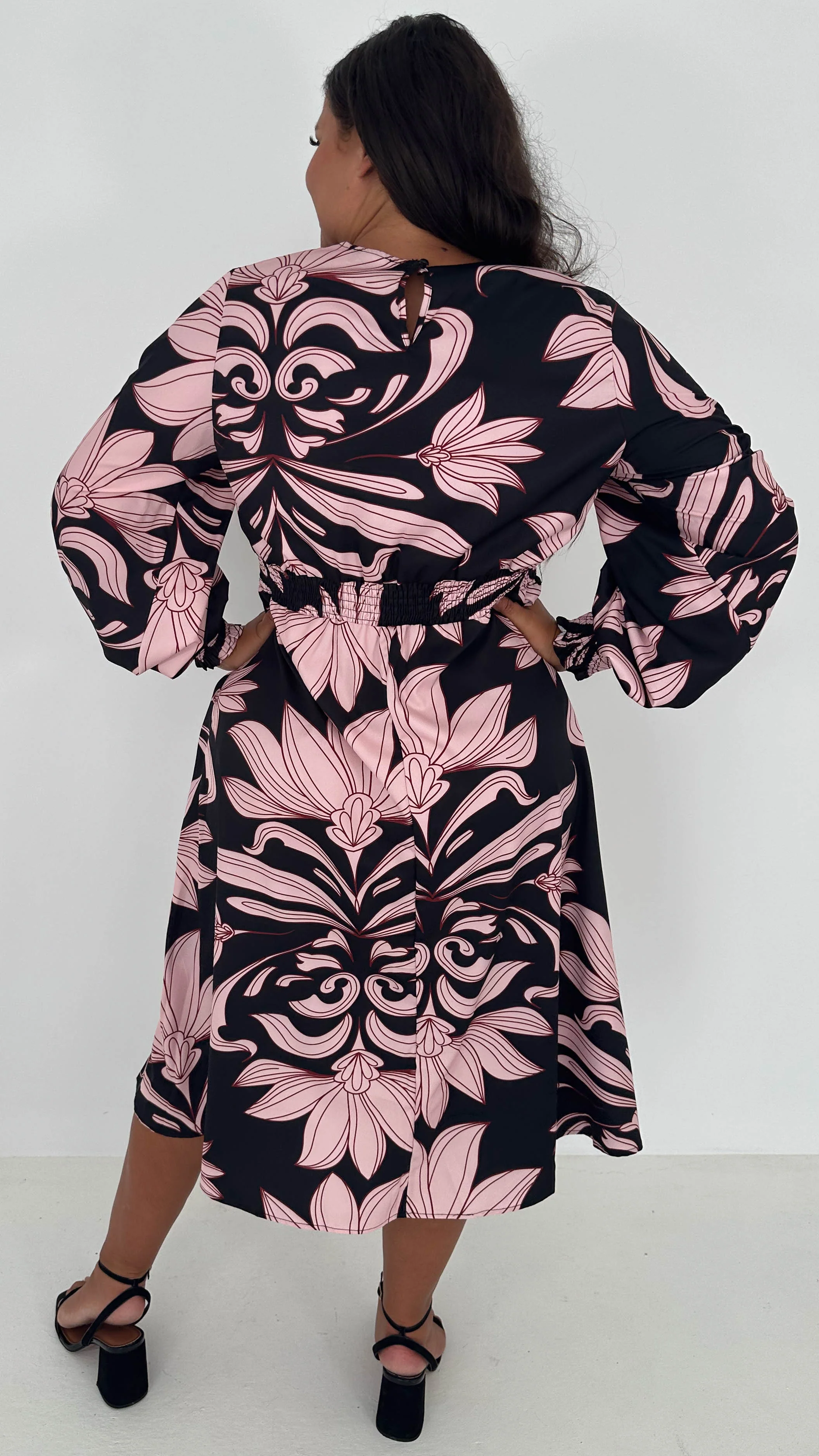 CurveWow Gathered Front Midi Dress Pink & Black Floral - Image 9