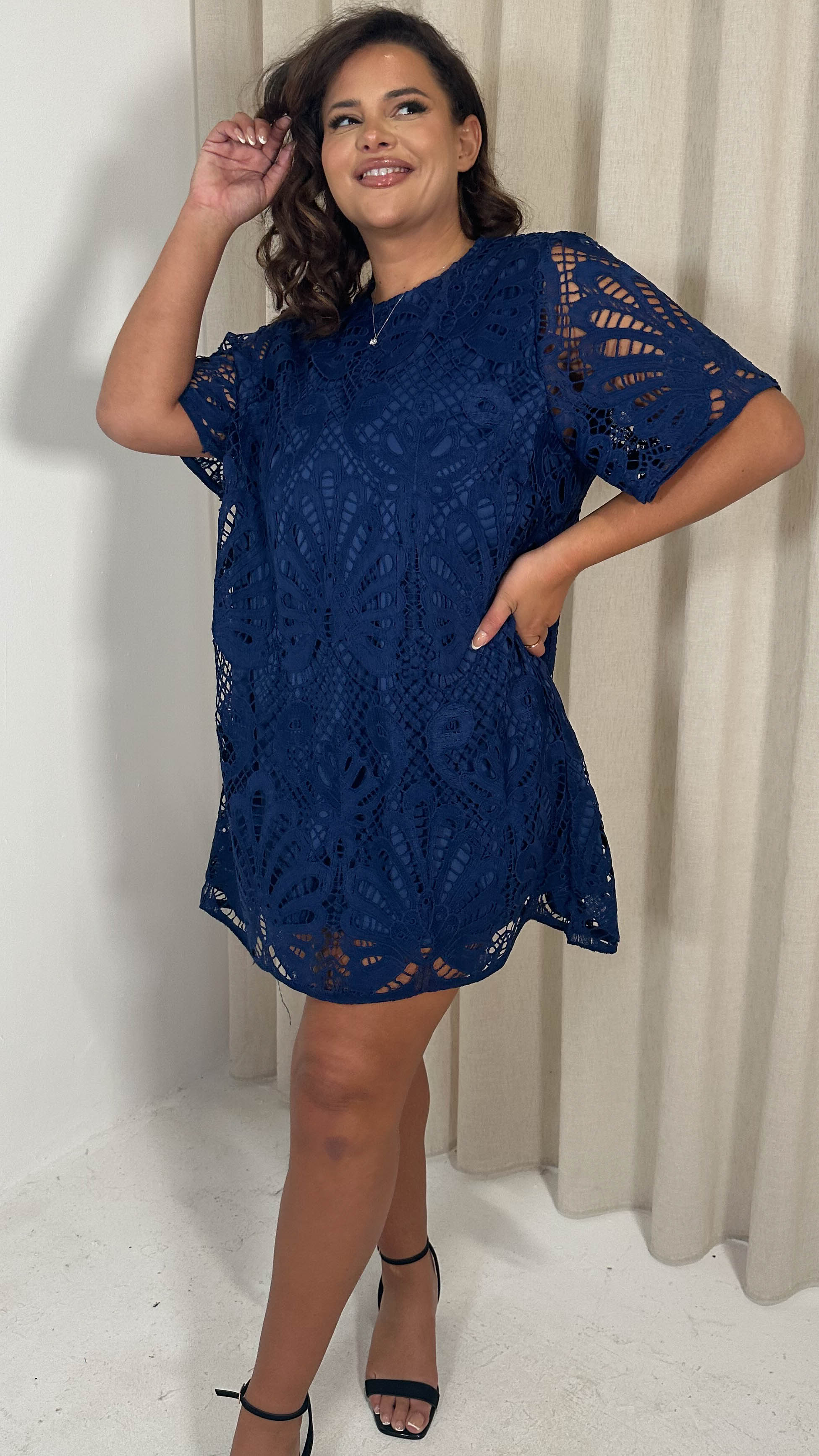 CurveWow Guipure Lace Shift Dress Navy - Image 2