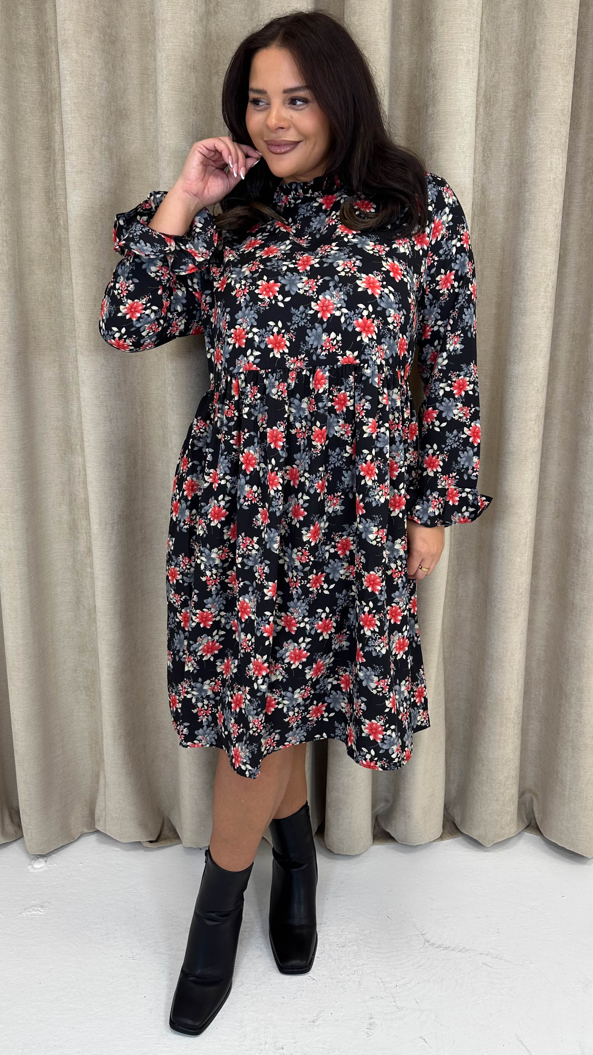 CurveWow High Neck Smock Dress Black Floral - Image 5