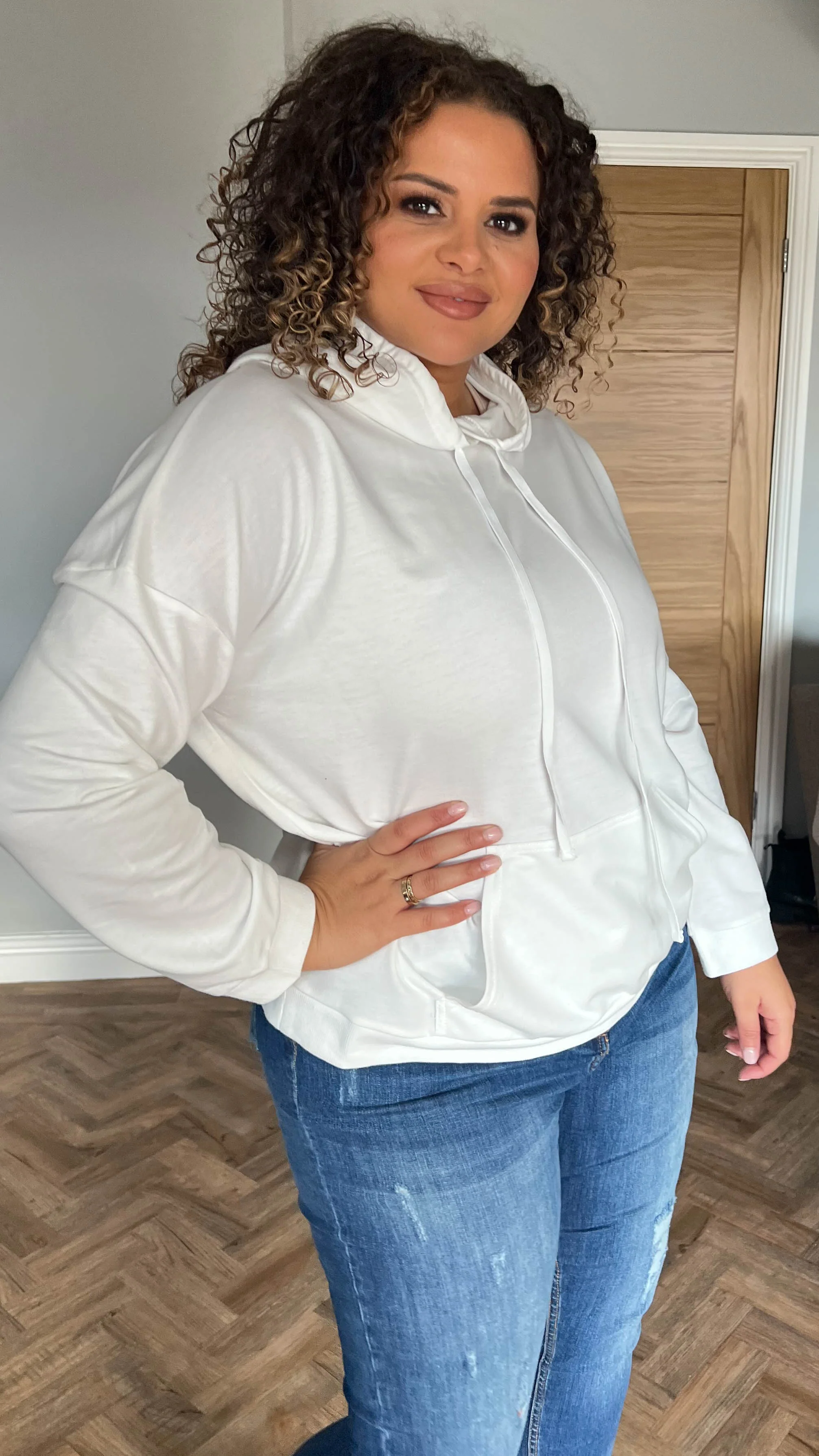 CurveWow Hoodie Ivory - Image 5
