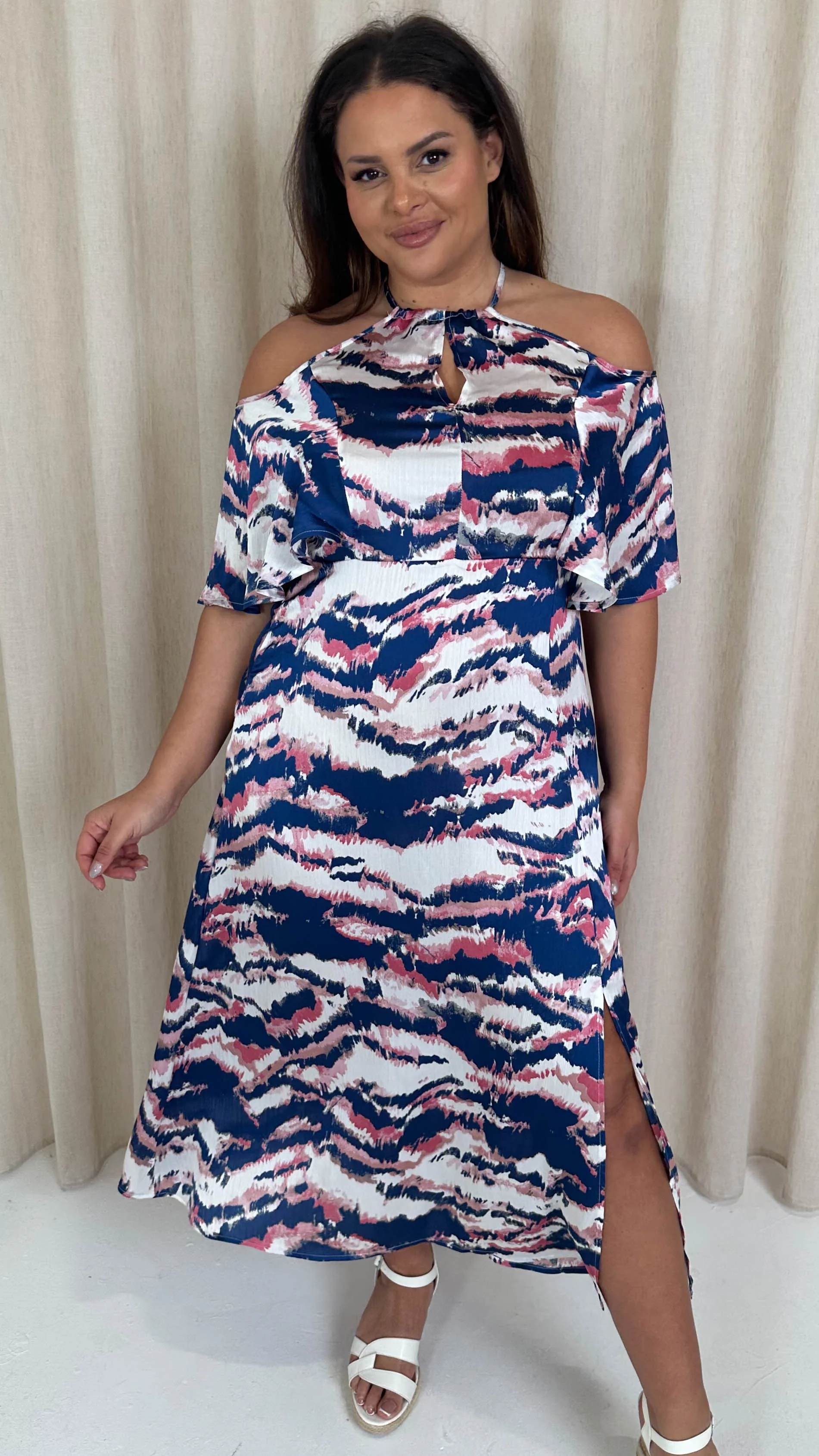 CurveWow Keyhole Cold Shoulder Midi Dress Blurred Print - Image 3