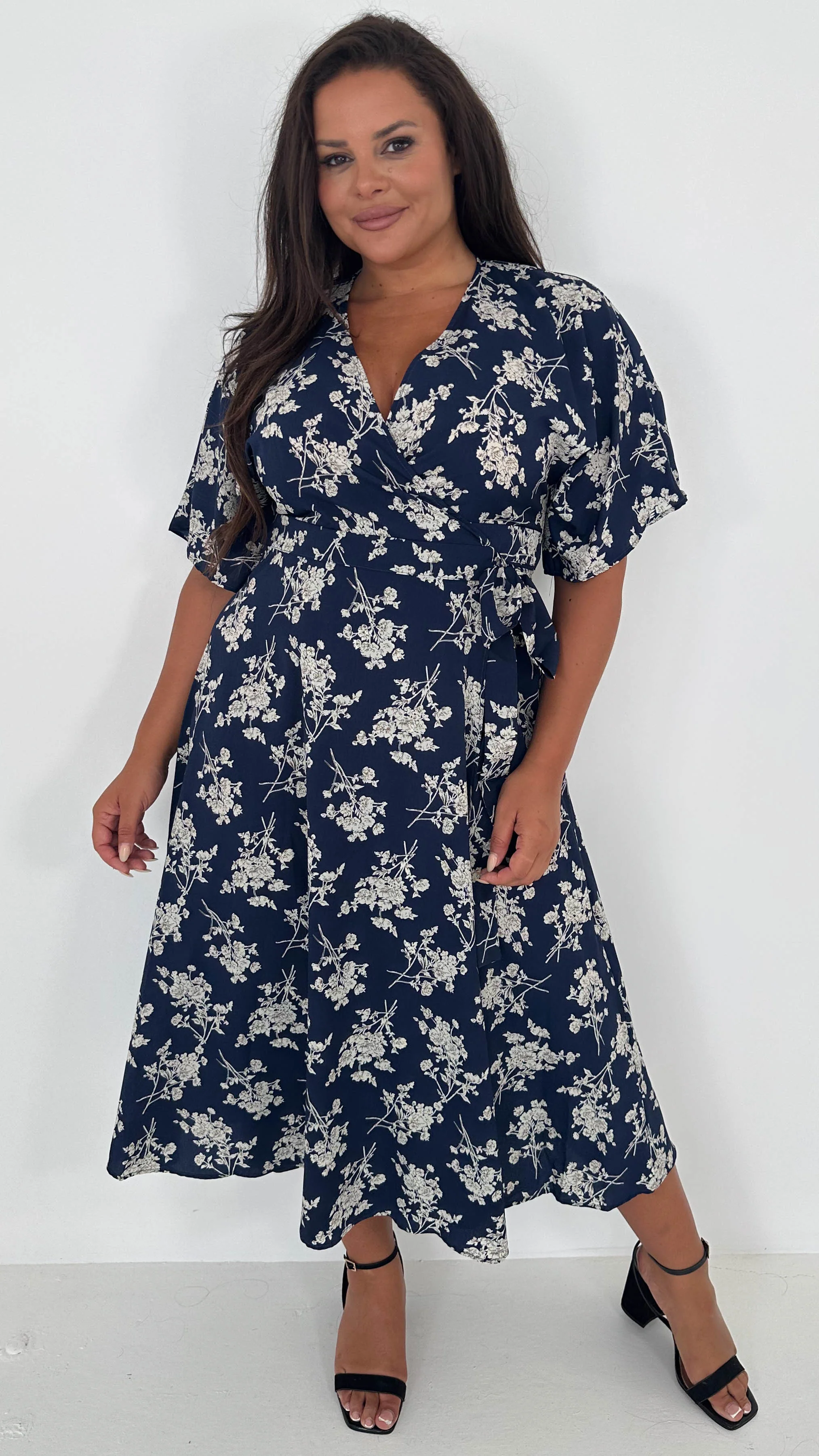 CurveWow Kimono Wrap Midaxi Dress Navy Floral - Image 3
