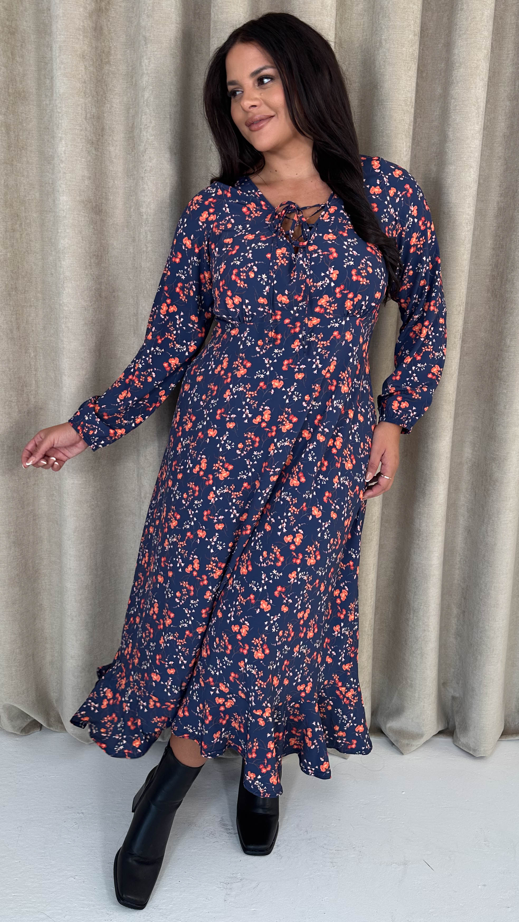 CurveWow Lace Front Frill Hem Midi Dress Navy Floral - Image 6