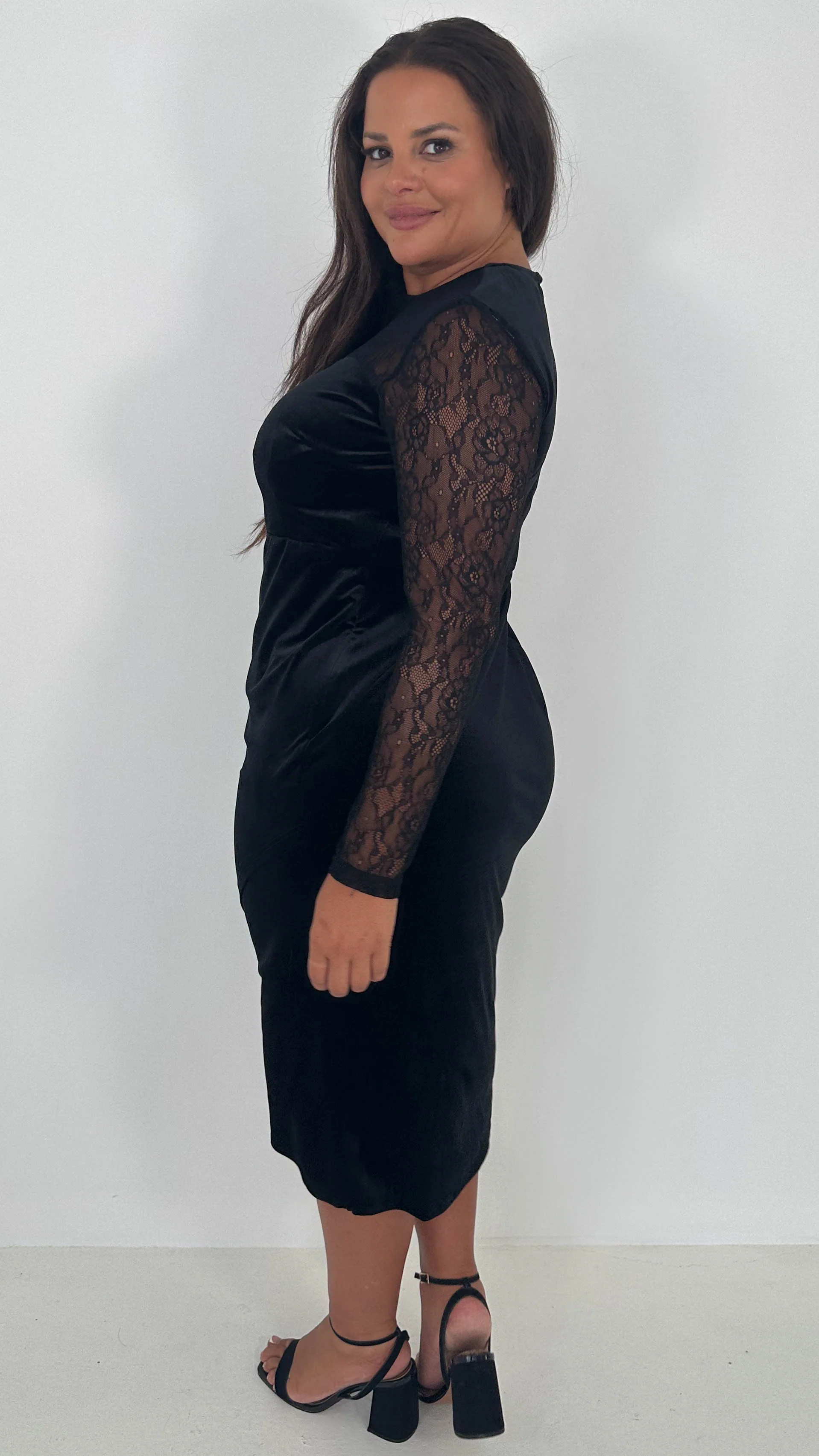 CurveWow Lace Detail Velvet Wrap Midi Dress Black - Image 5