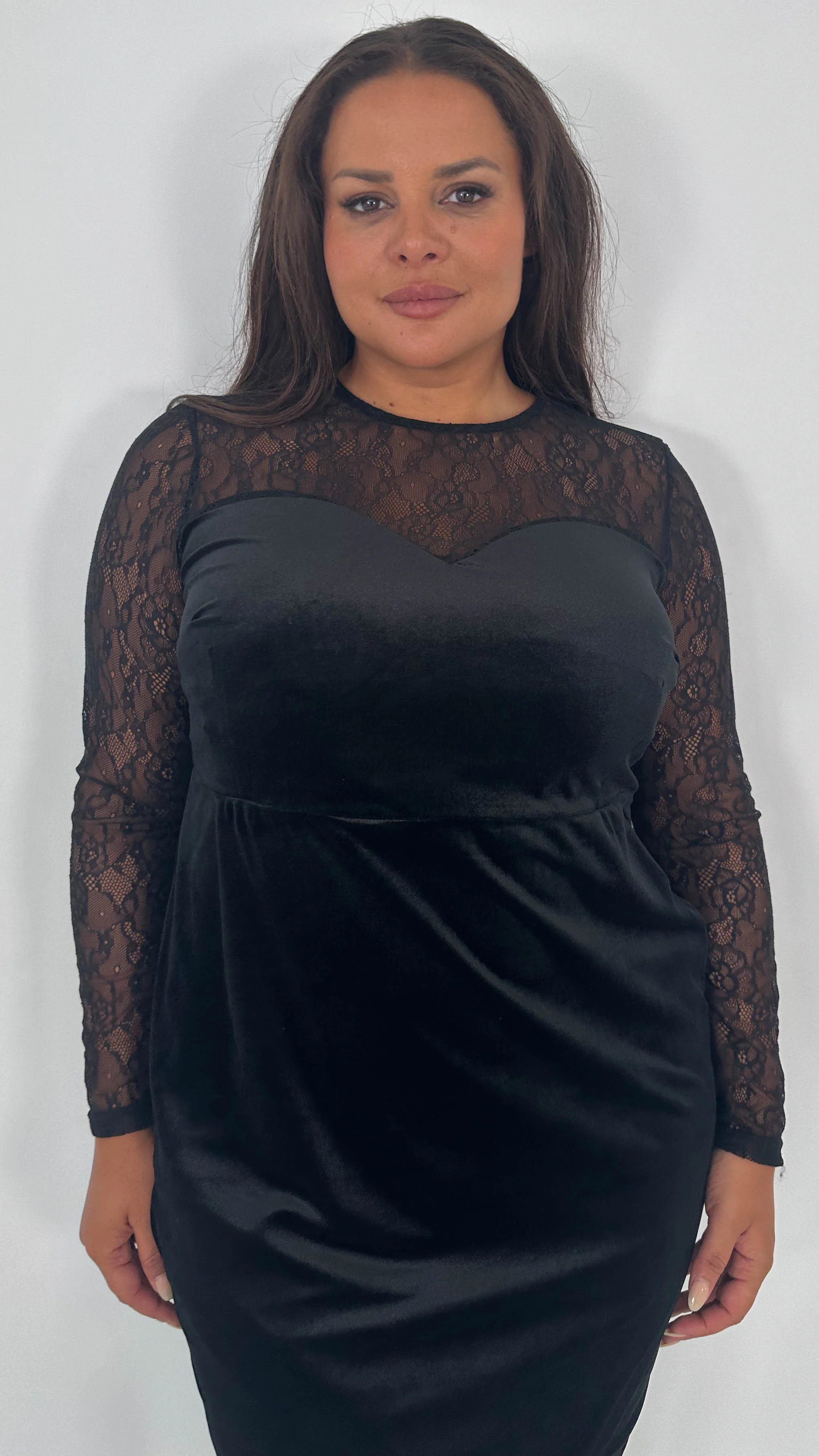 CurveWow Lace Detail Velvet Wrap Midi Dress Black - Image 7