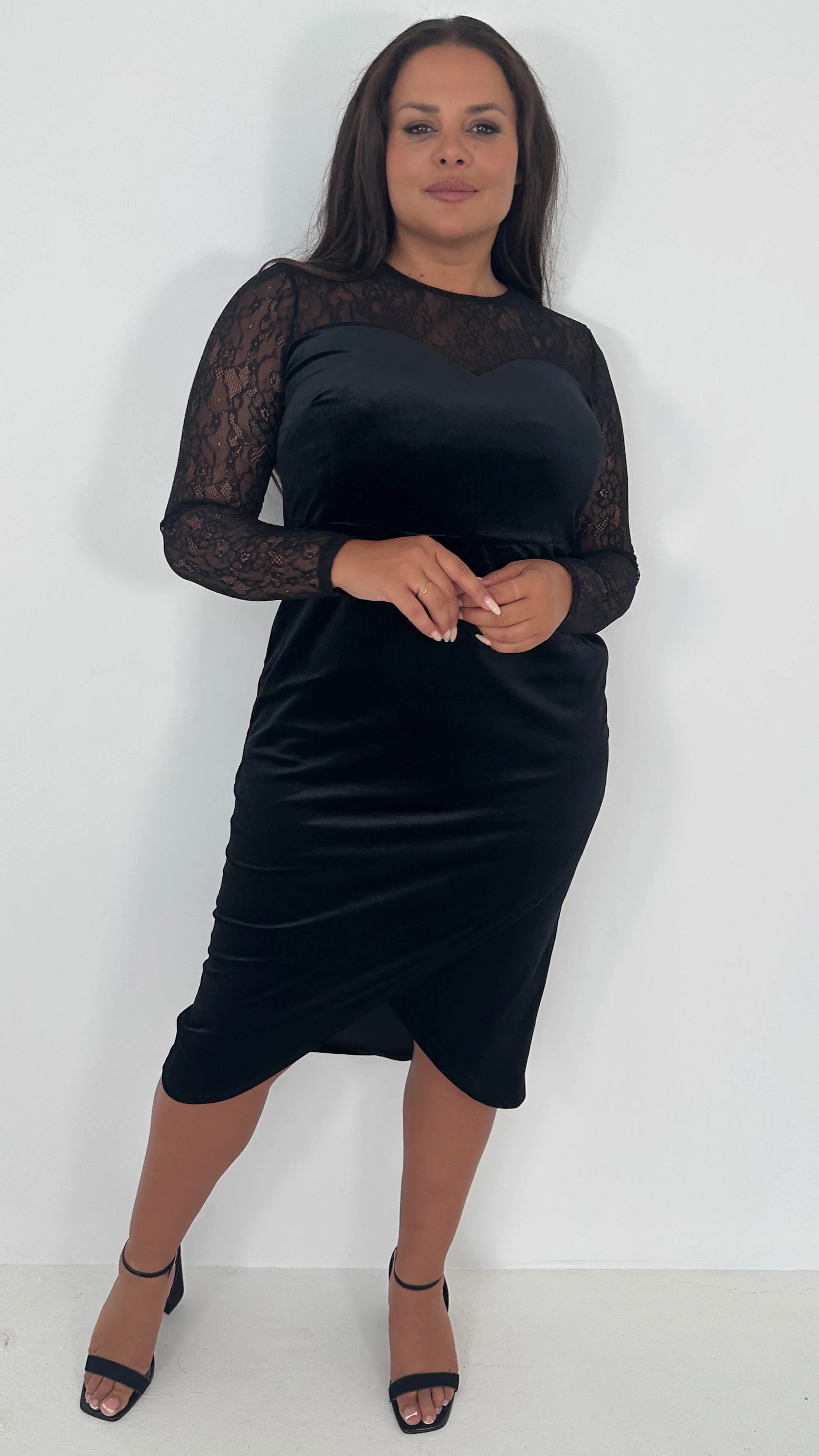 CurveWow Lace Detail Velvet Wrap Midi Dress Black - Image 8