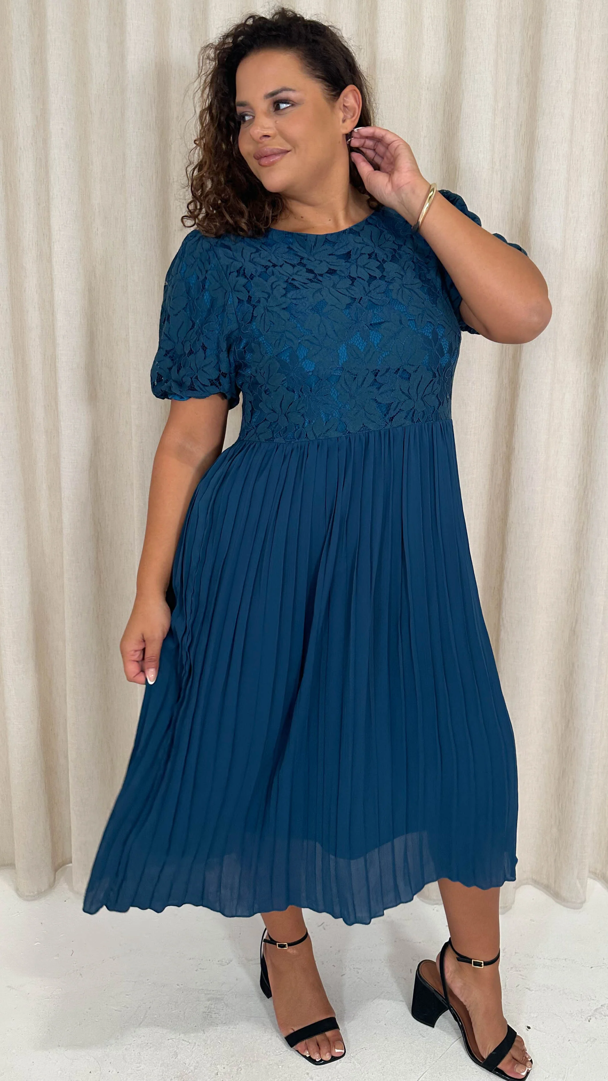 CurveWow Lace Top Pleated Dress Teal - Image 4