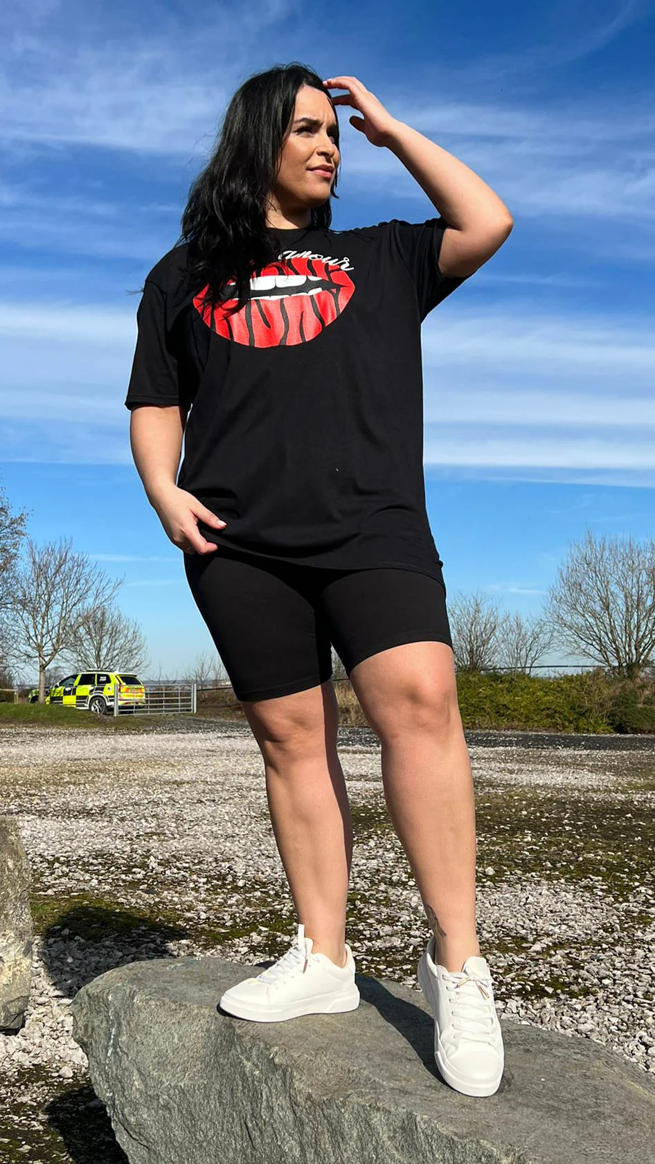 CurveWow Lips Print T-Shirt Black - Image 5