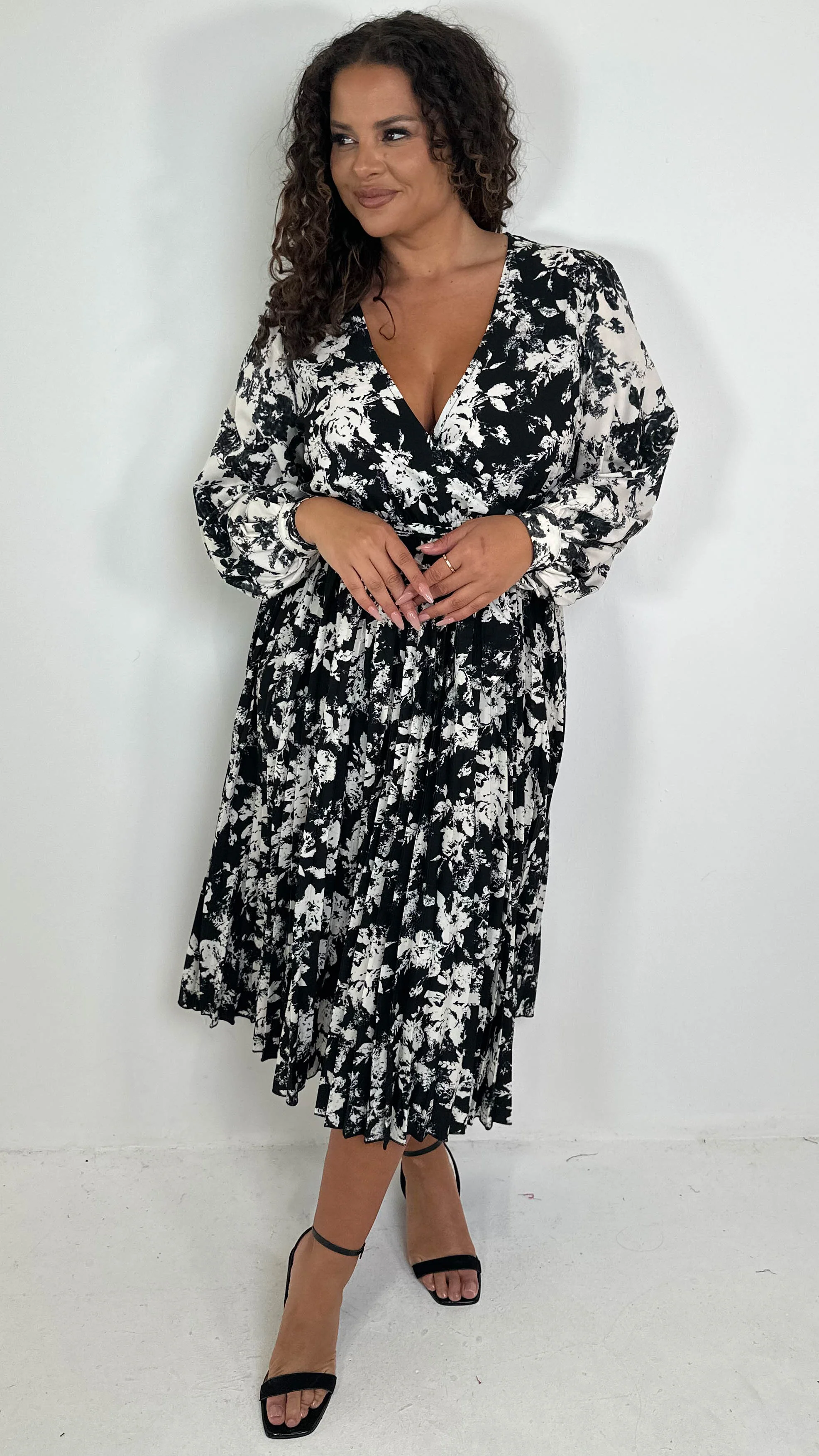 CurveWow Long Sleeve Floral Printed Pleated Midi Dress Black/Ivory - Image 7