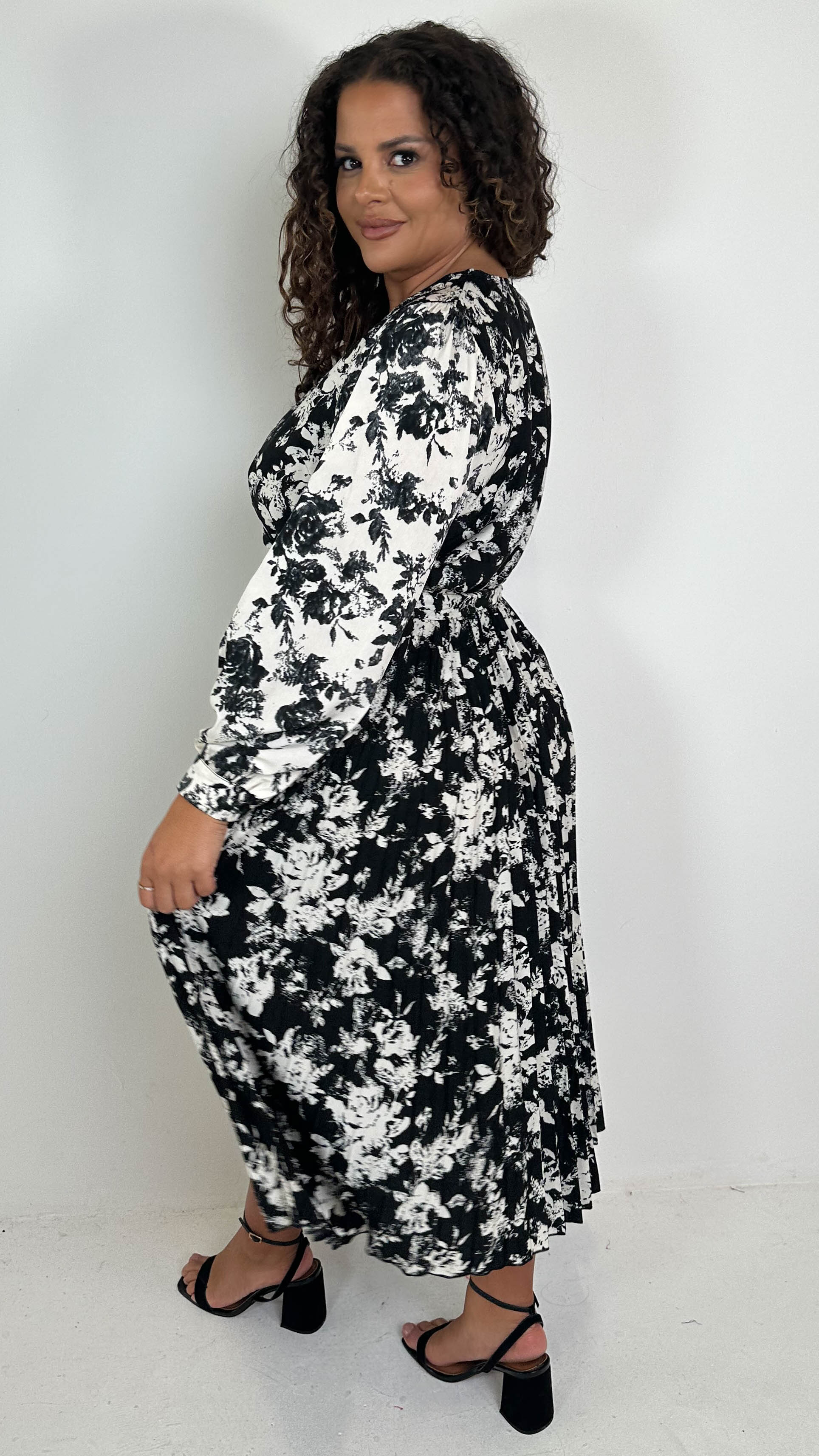 CurveWow Long Sleeve Floral Printed Pleated Midi Dress Black/Ivory - Image 8