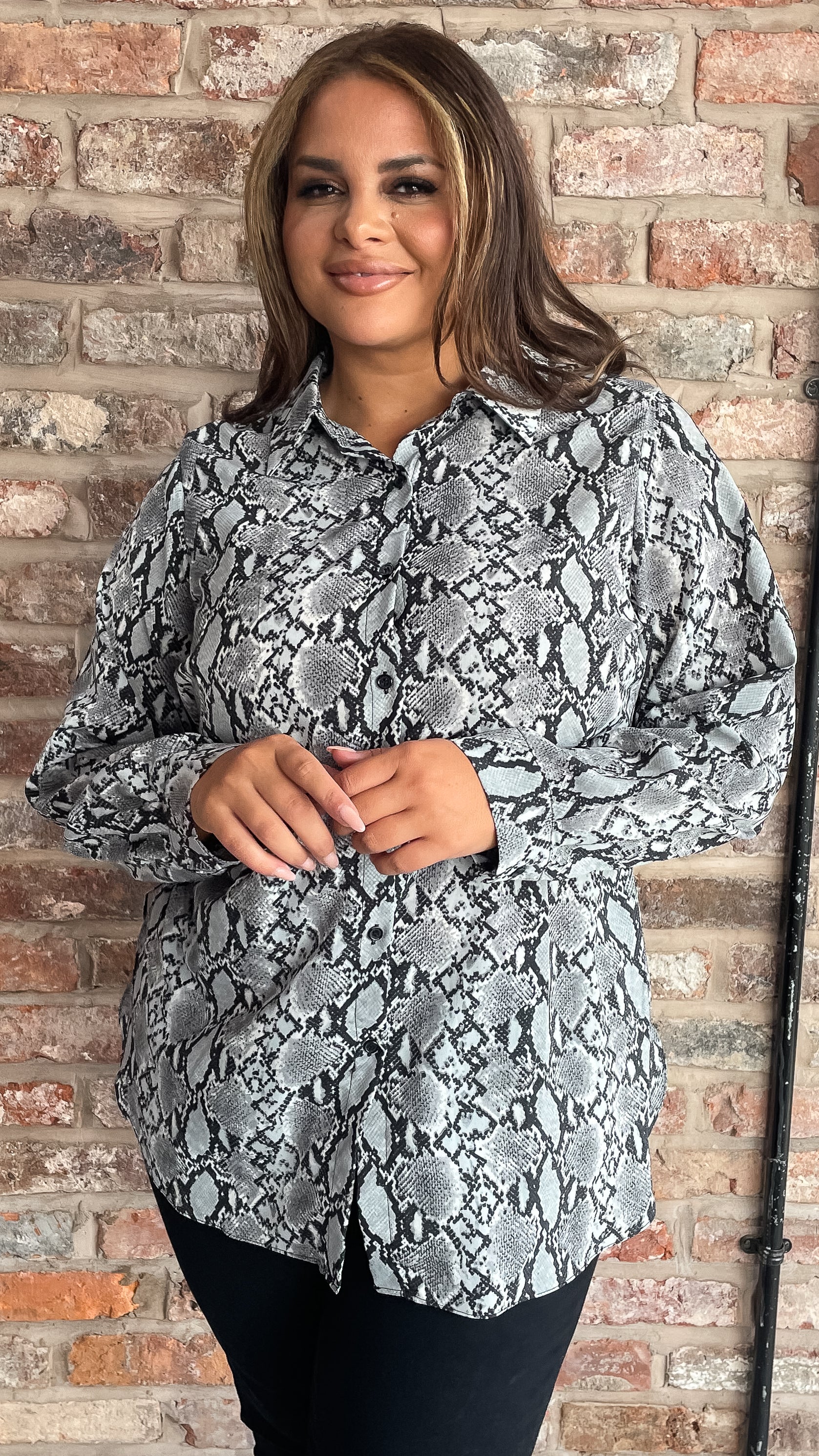CurveWow Longline Shirt Snake Print - Image 2