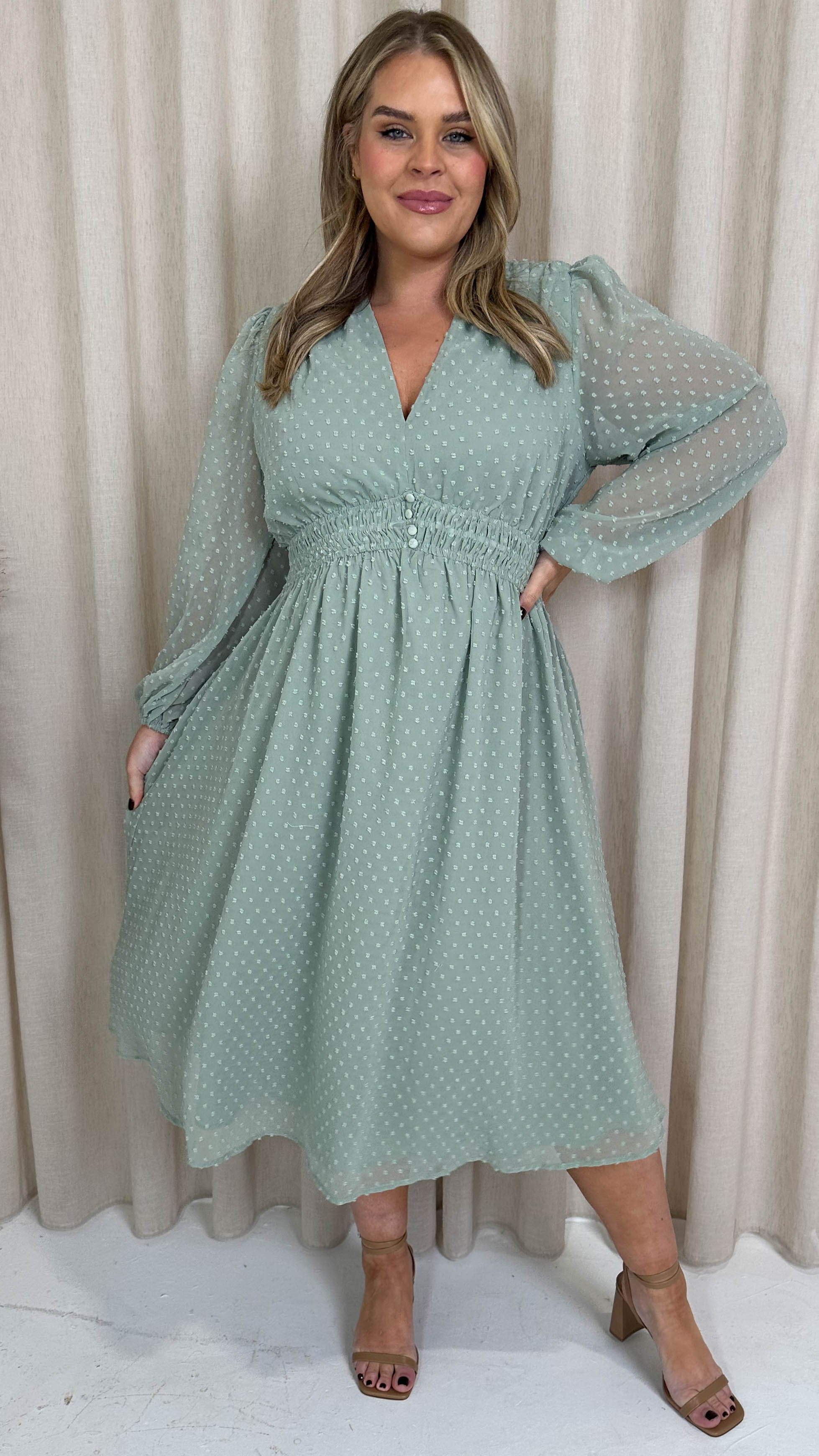 CurveWow Dobby Shirred Bodice Midi Dress Sage Green - Image 5