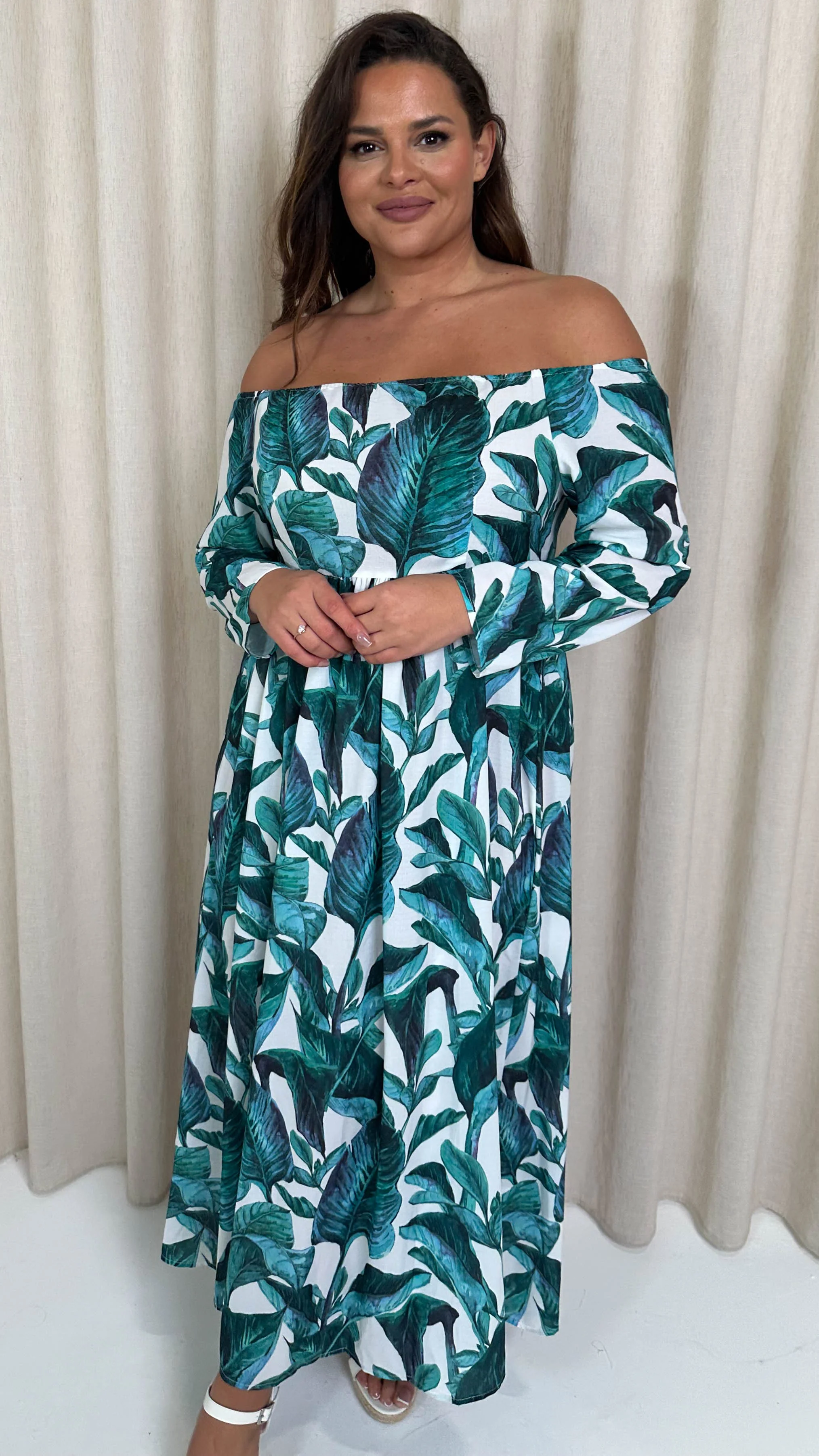 CurveWow Printed Bardot Maxi Dress Leaf Print - Image 4