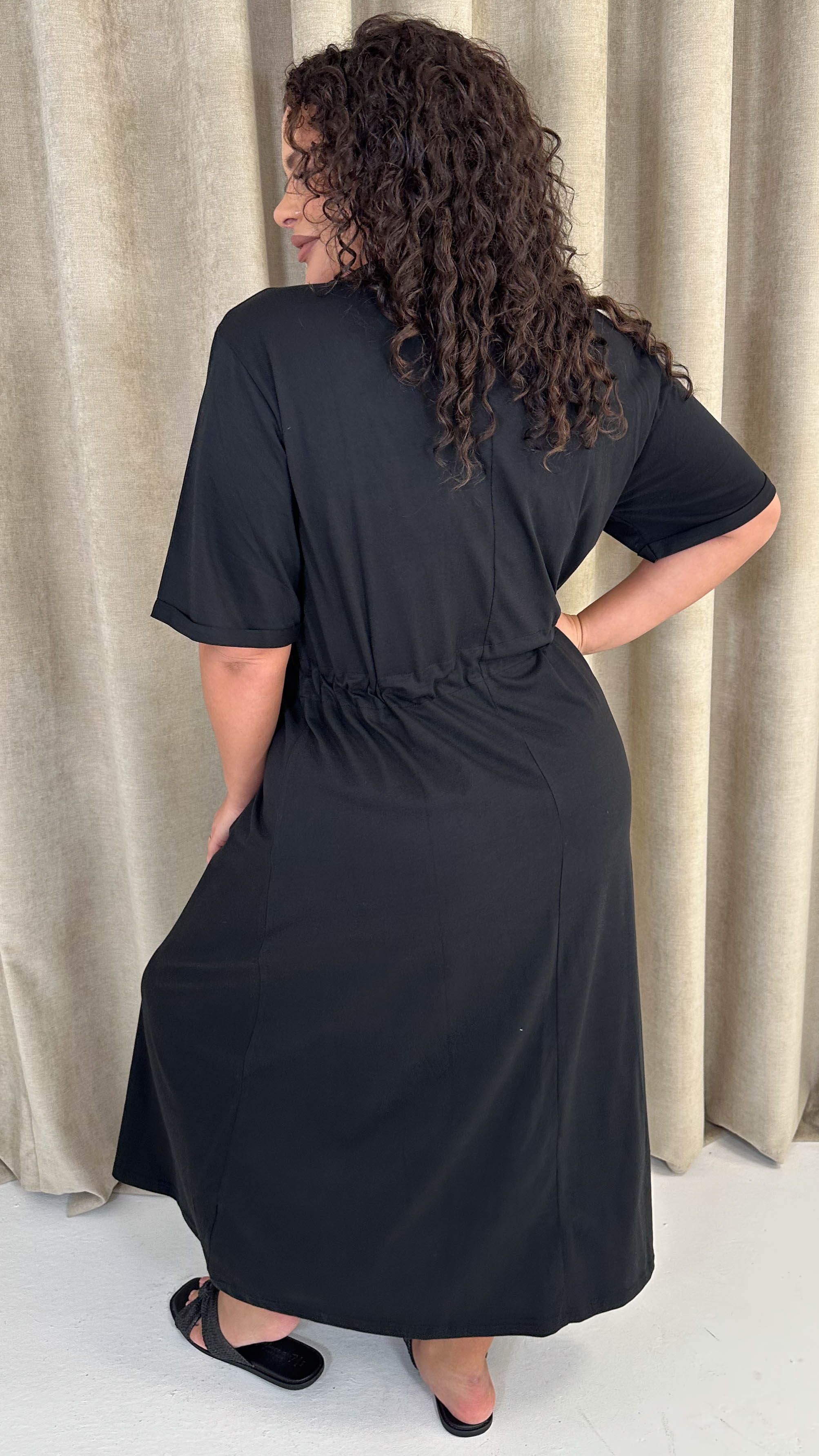 CurveWow Maxi T-Shirt Dress With Drawstring Black - Image 8
