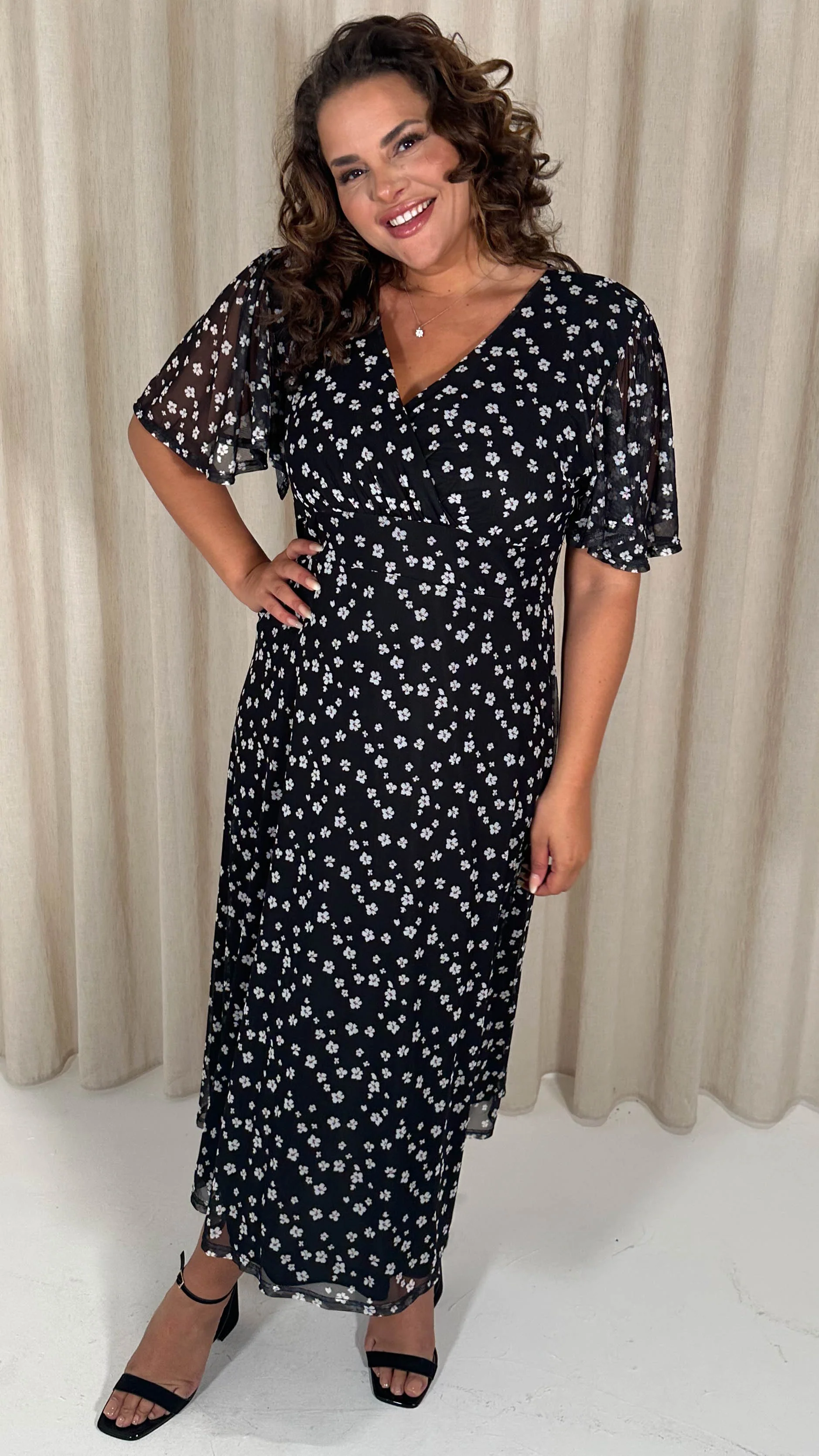 CurveWow Mesh Angel Sleeve Dress Mono Ditsy - Image 5