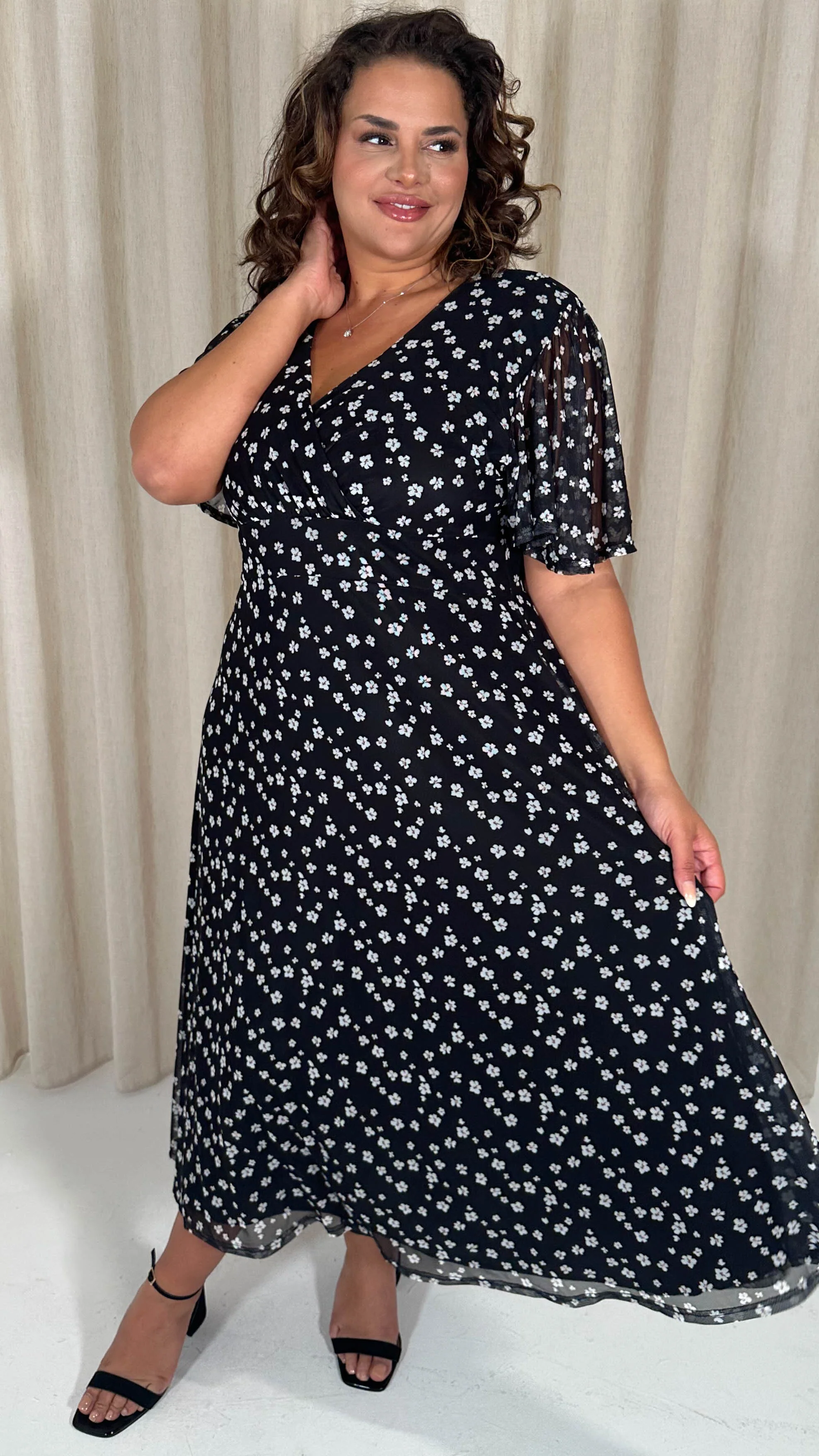 CurveWow Mesh Angel Sleeve Dress Mono Ditsy - Image 6