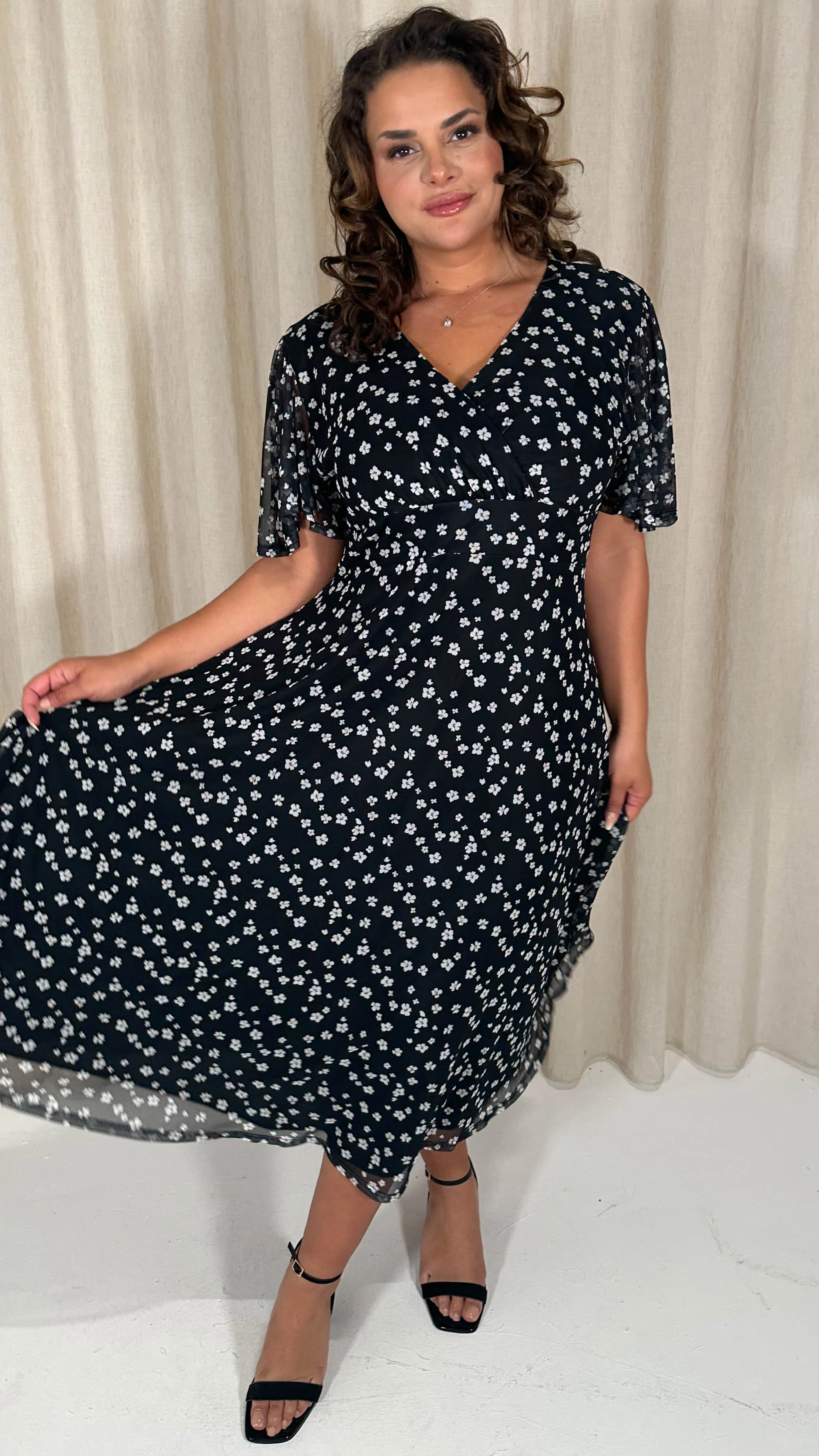 CurveWow Mesh Angel Sleeve Dress Mono Ditsy - Image 7