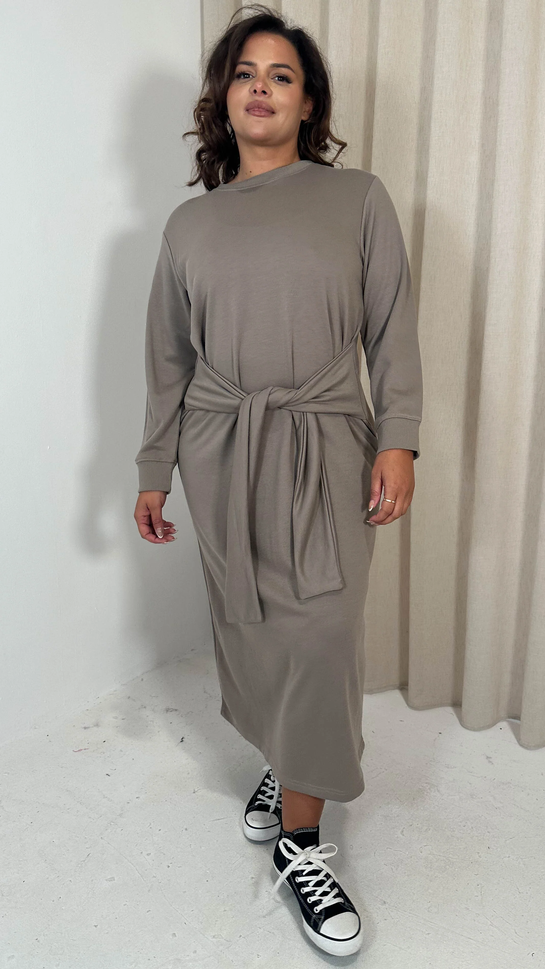 CurveWow Midi Jumper Dress With Tie Waist Beige - Image 4