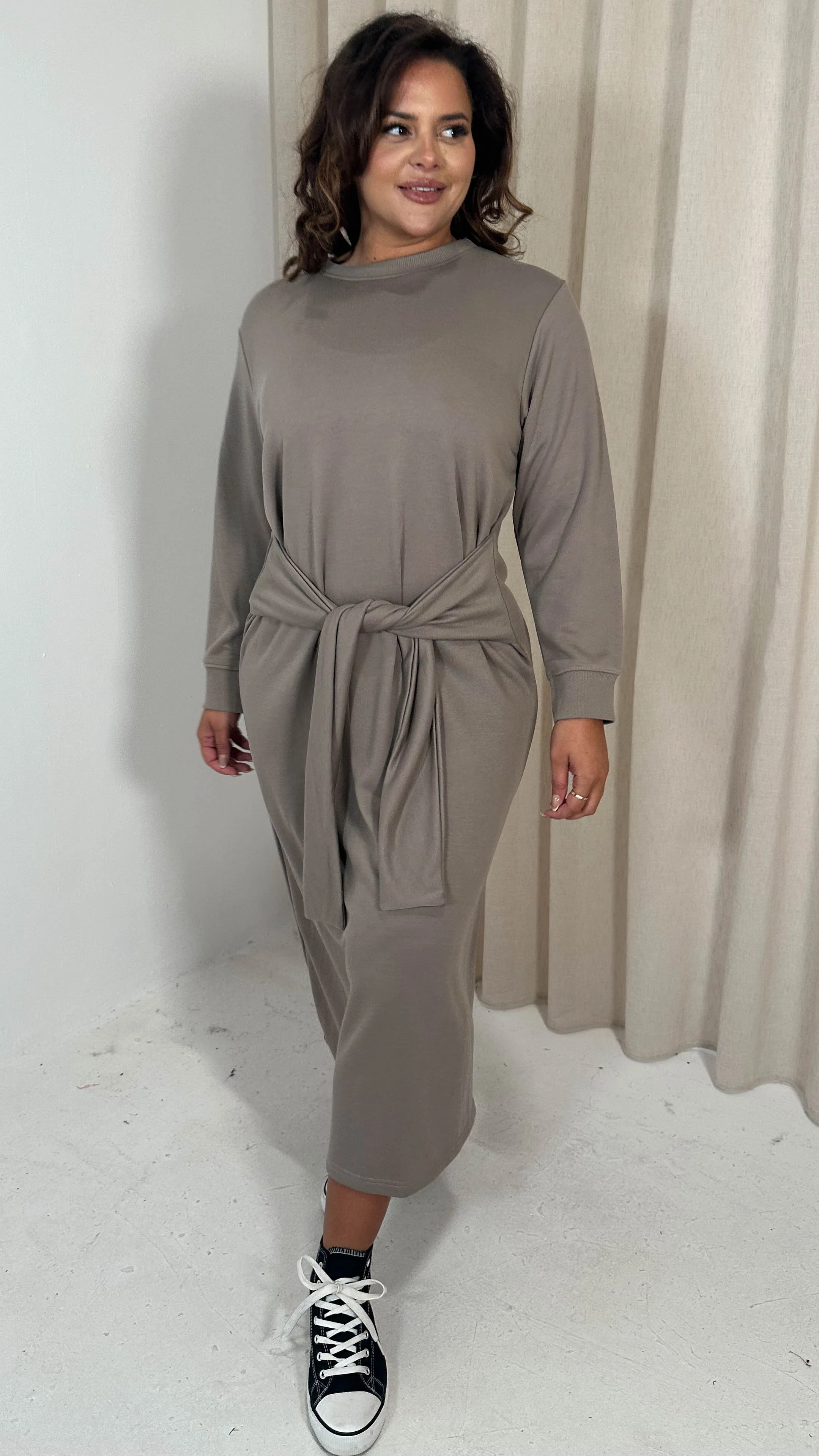 CurveWow Midi Jumper Dress With Tie Waist Beige - Image 5