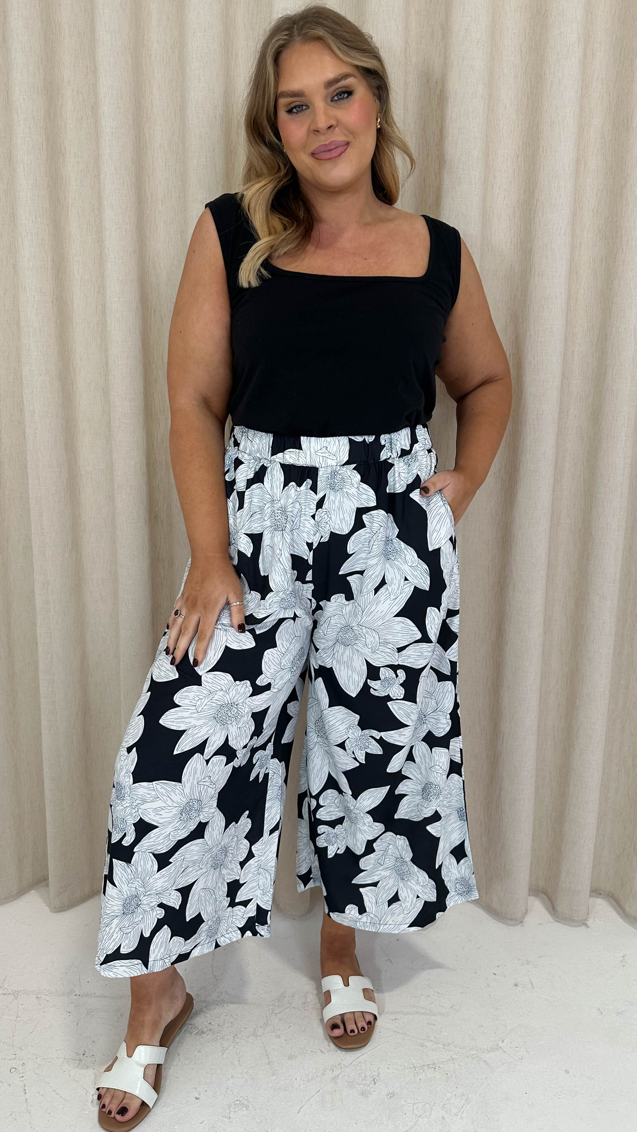 CurveWow Mono Printed Wide Leg Trouser Floral - Image 4