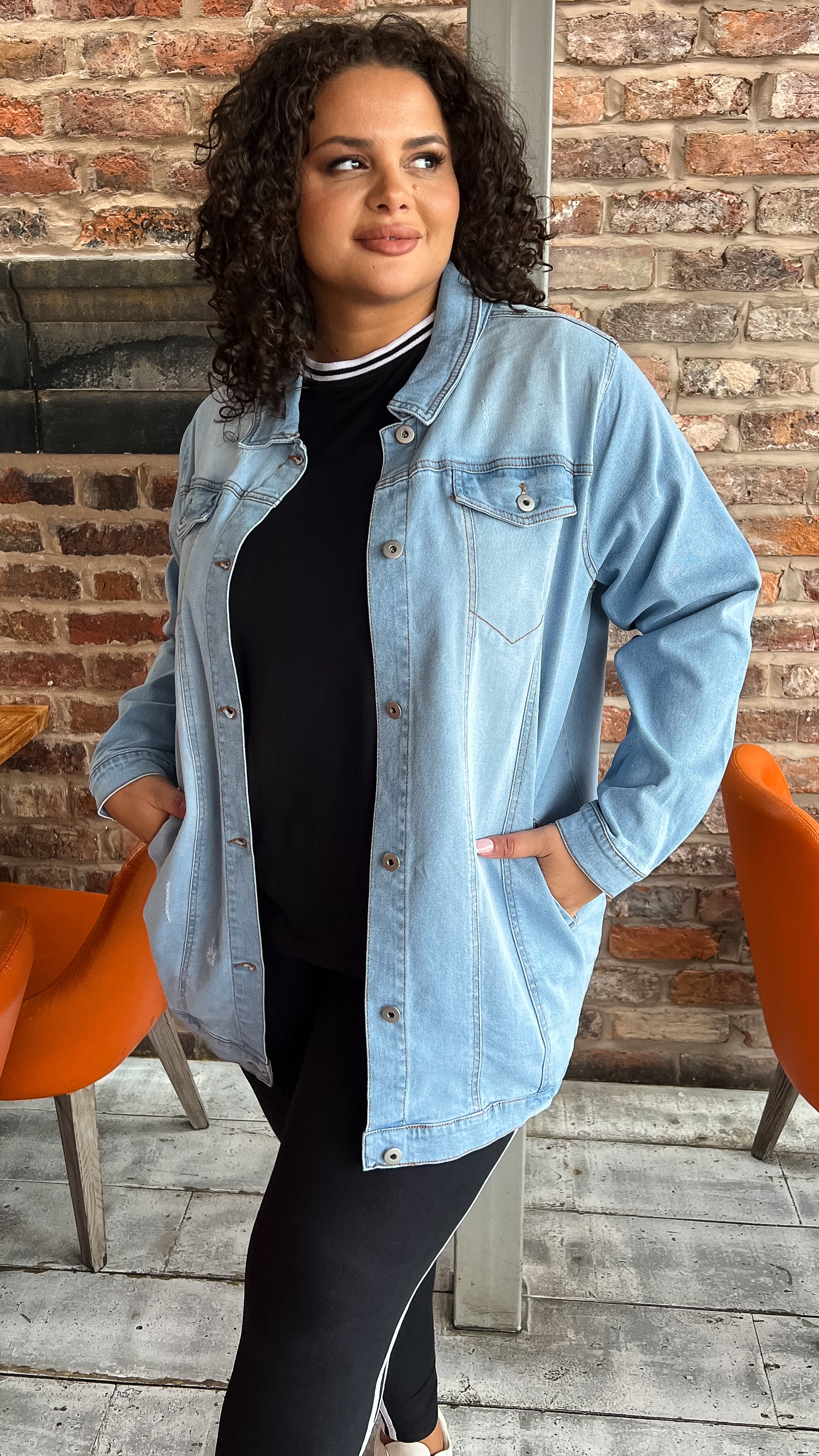 CurveWow Oversized Longline Denim Jacket Light Wash - Image 6