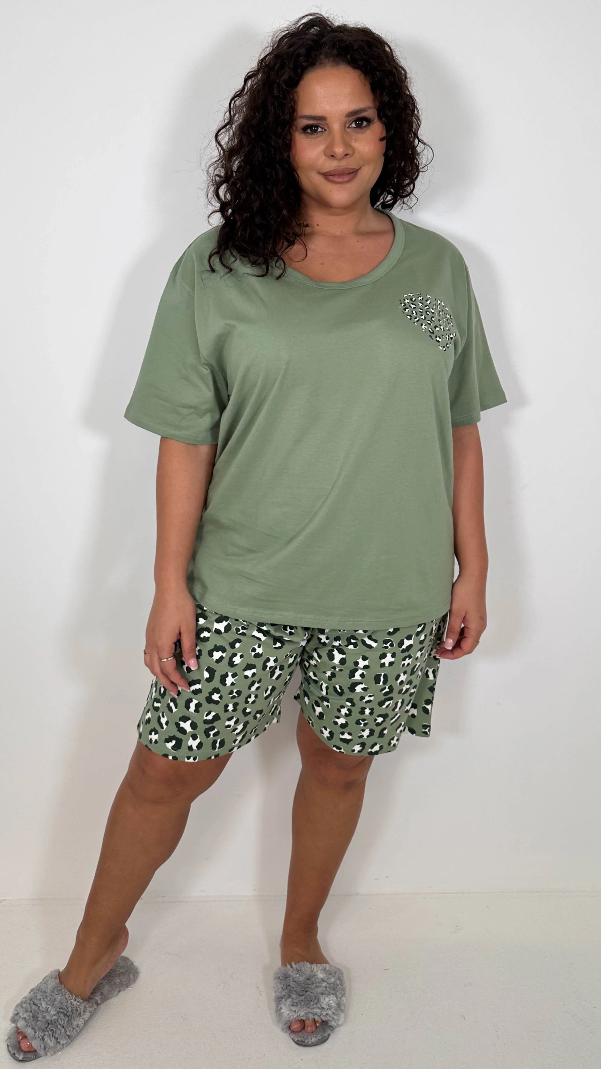 CurveWow Oversized Short Pyjama Set Green Leopard - Image 6