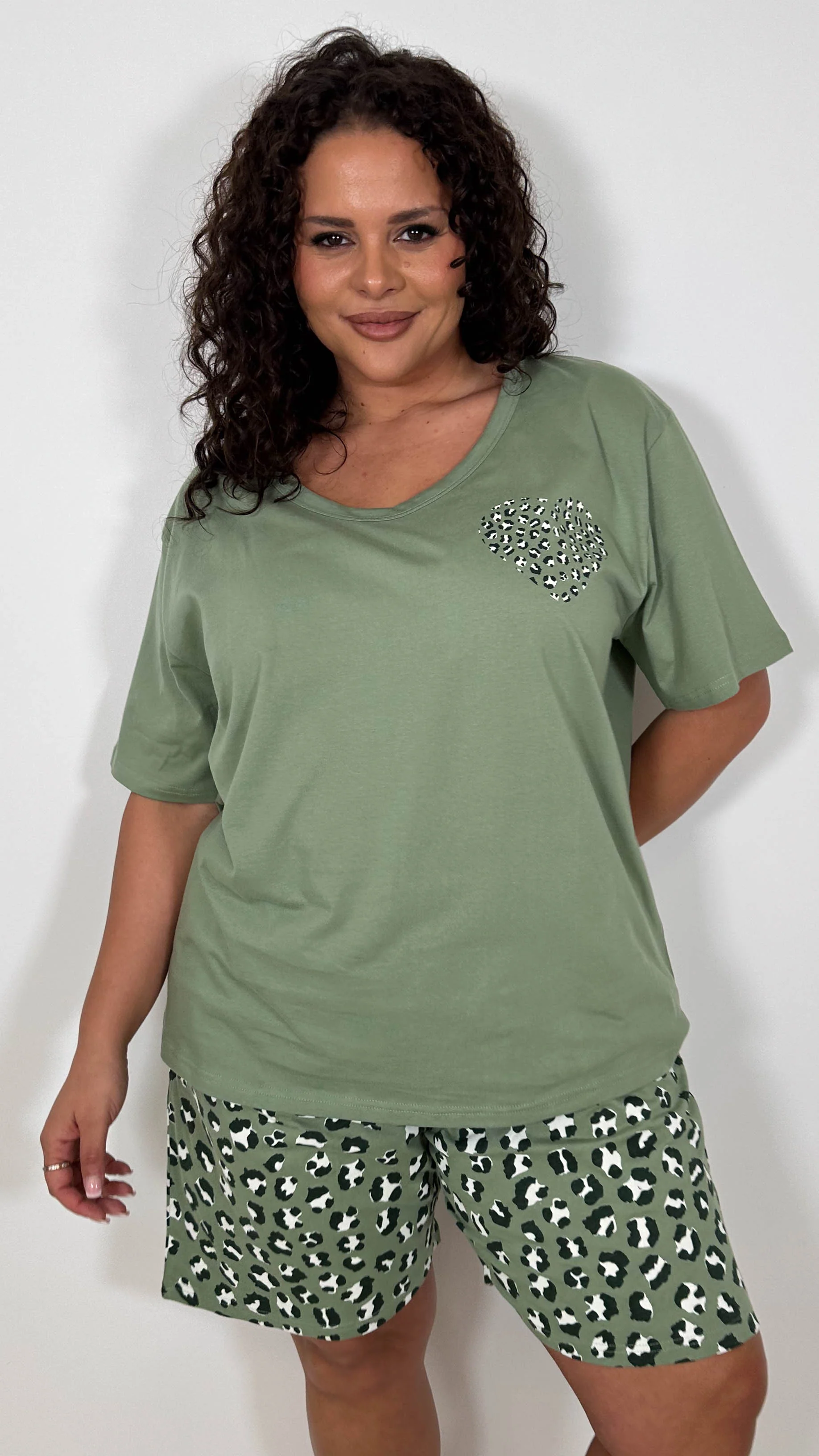 CurveWow Oversized Short Pyjama Set Green Leopard - Image 7