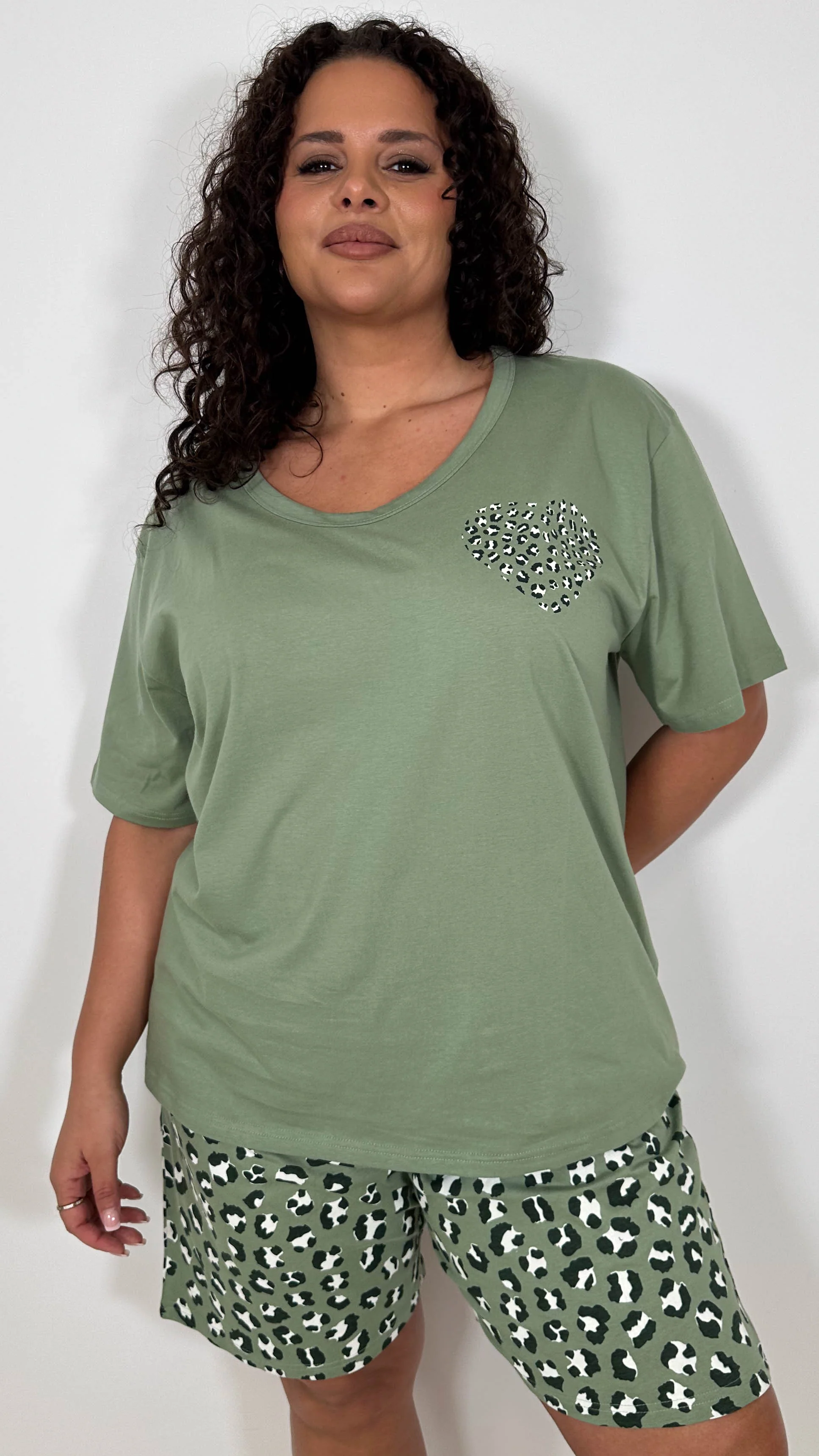 CurveWow Oversized Short Pyjama Set Green Leopard - Image 8