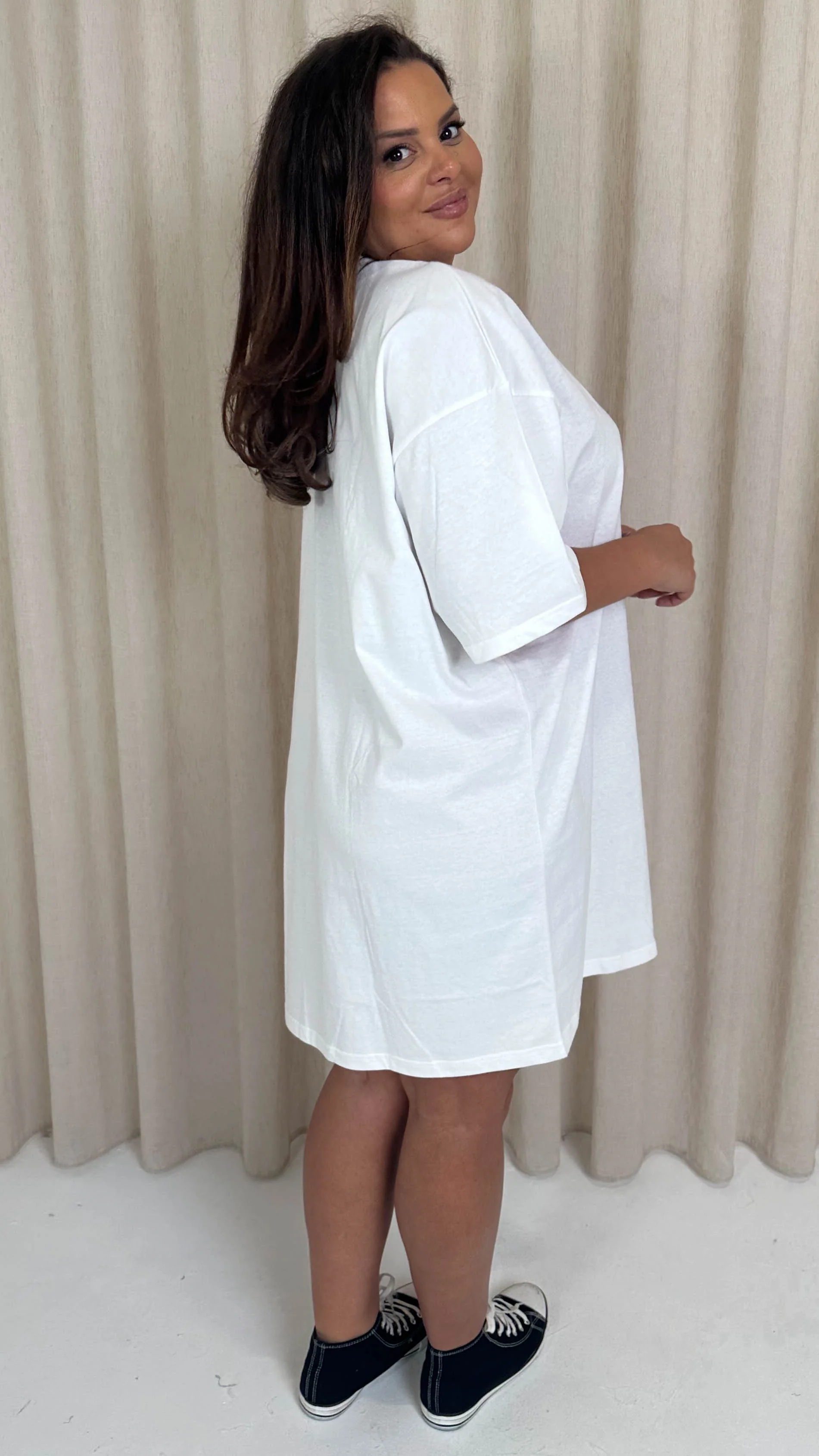 CurveWow Oversized T-Shirt Dress White - Image 6