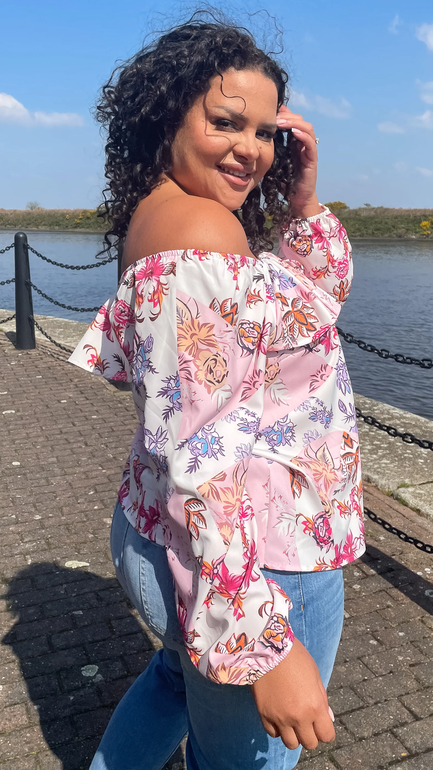 CurveWow Pastel Floral Frill Blouse - Image 5