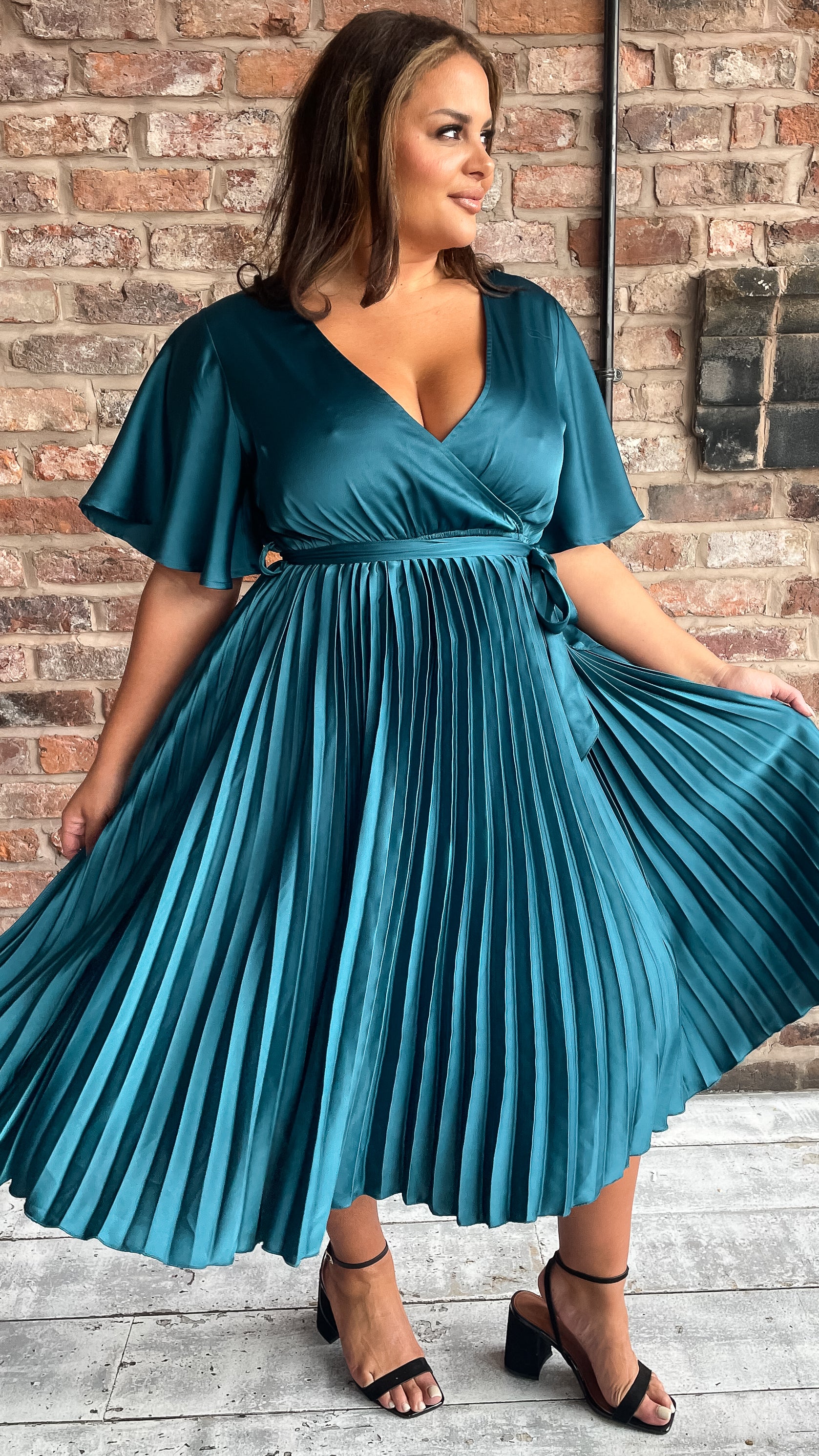 CurveWow Pleated Short Sleeve Dress Teal - Image 2