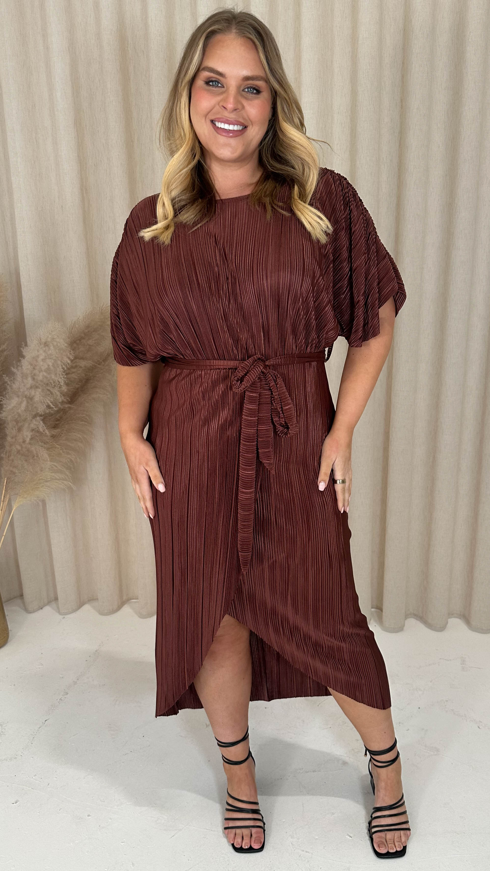 CurveWow Plisse Batwing Wrap Midi Dress Chocolate Brown - Image 5