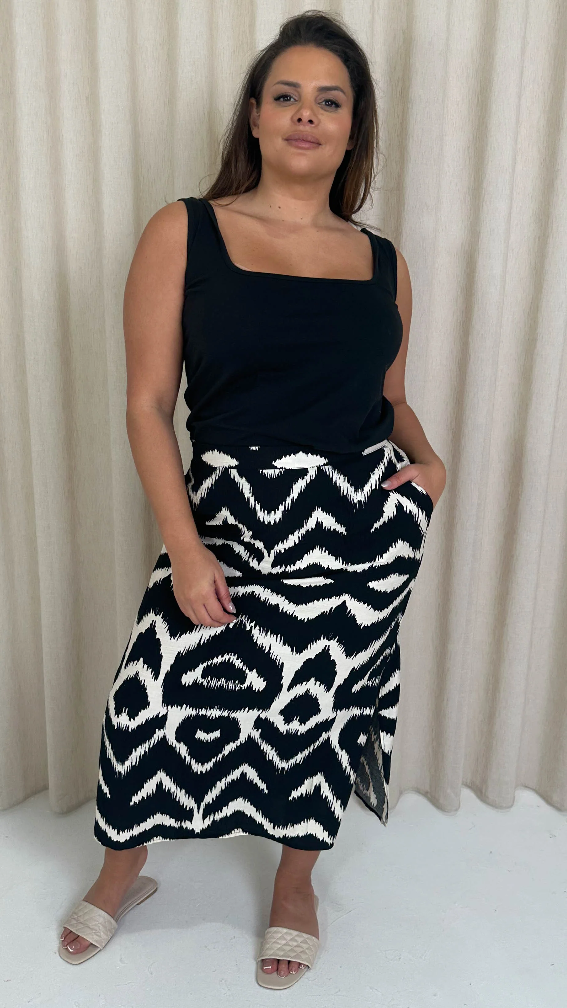CurveWow Pocket Split Hem Maxi Skirt Mono - Image 3