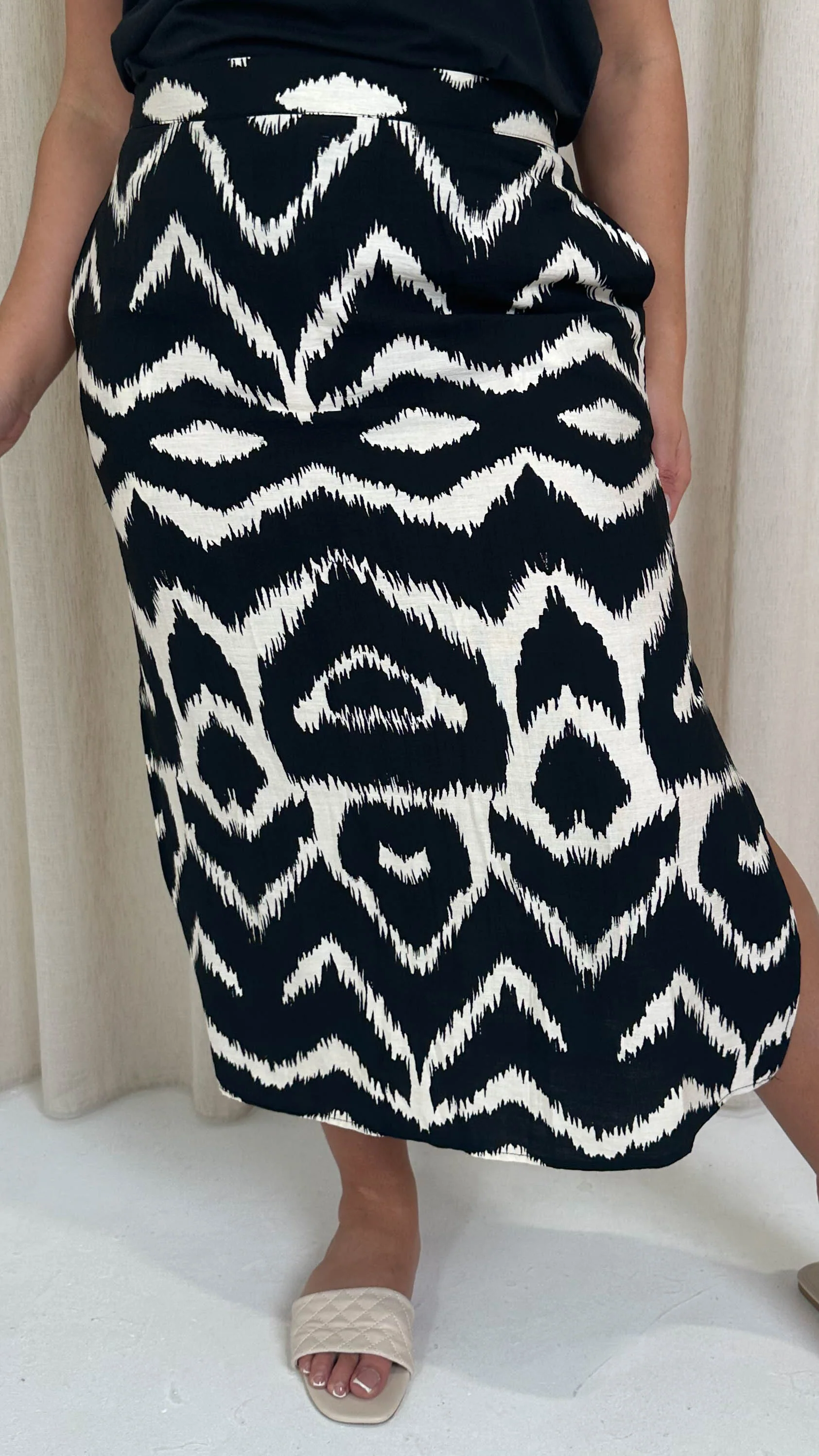 CurveWow Pocket Split Hem Maxi Skirt Mono - Image 5