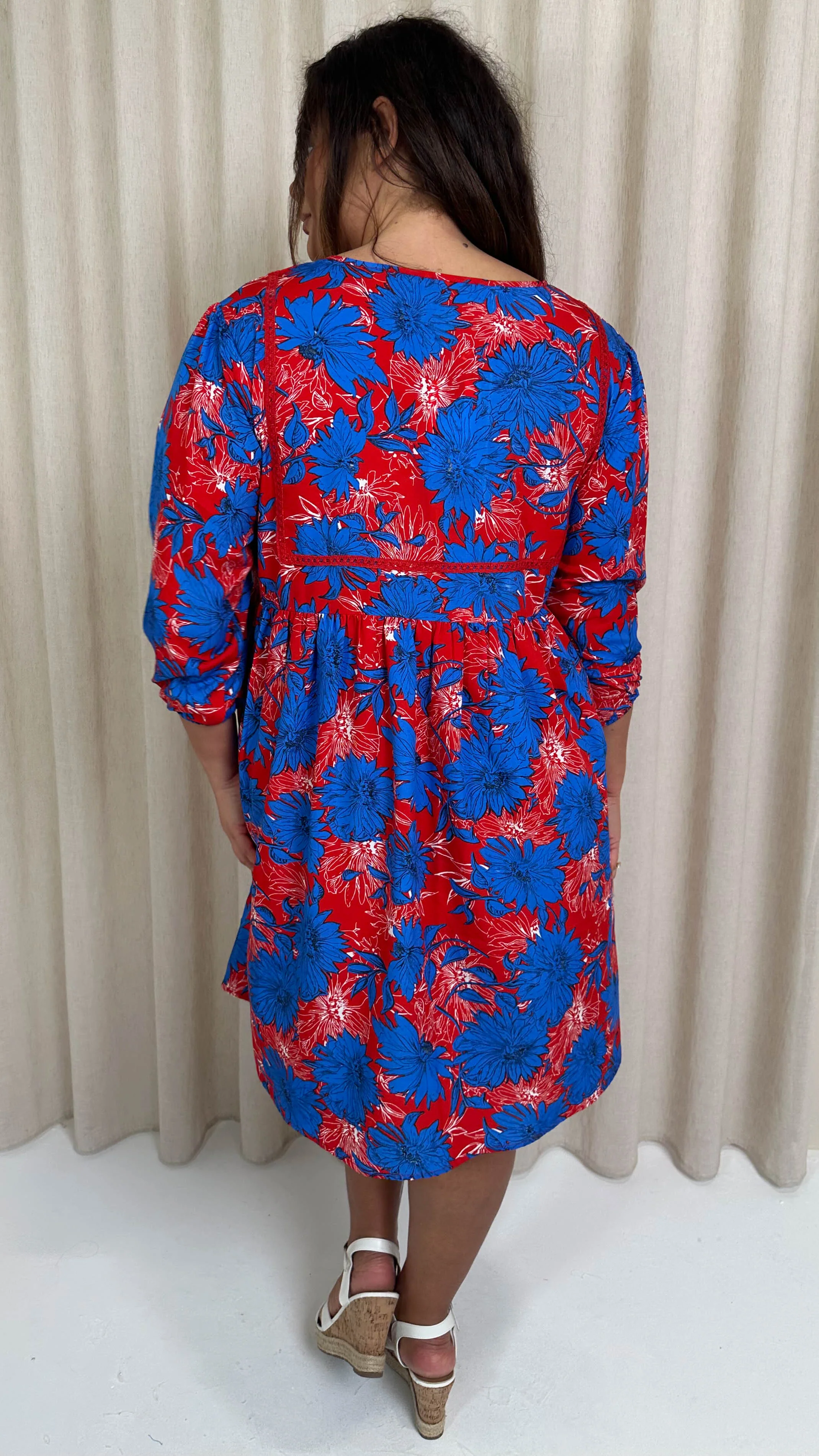 CurveWow Printed Lace Insert Smock Dress Blue/Red Floral - Image 8