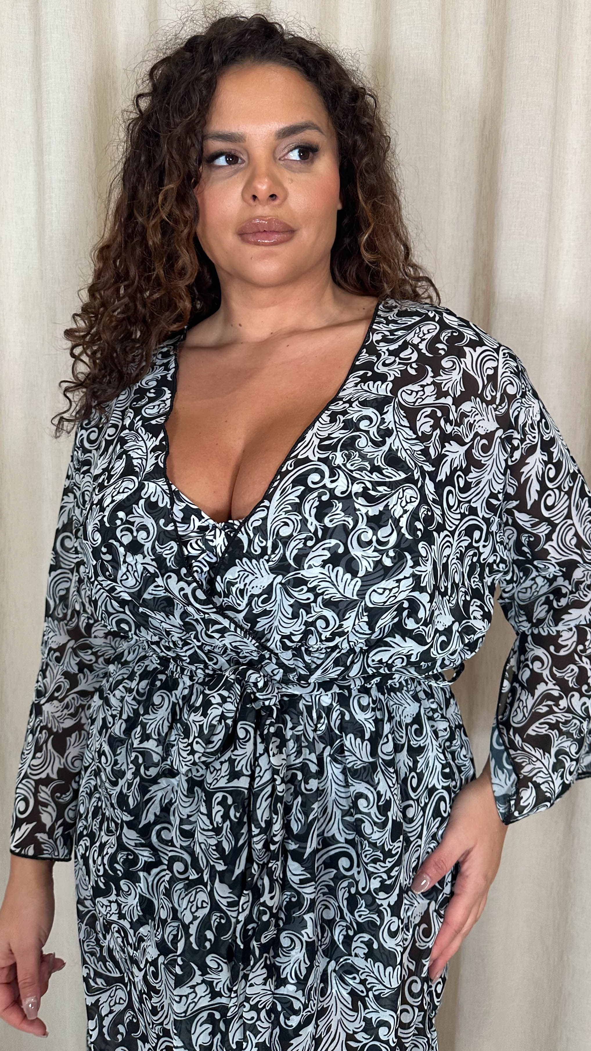 CurveWow Printed Maxi Beach Kaftan Black Baroque - Image 3