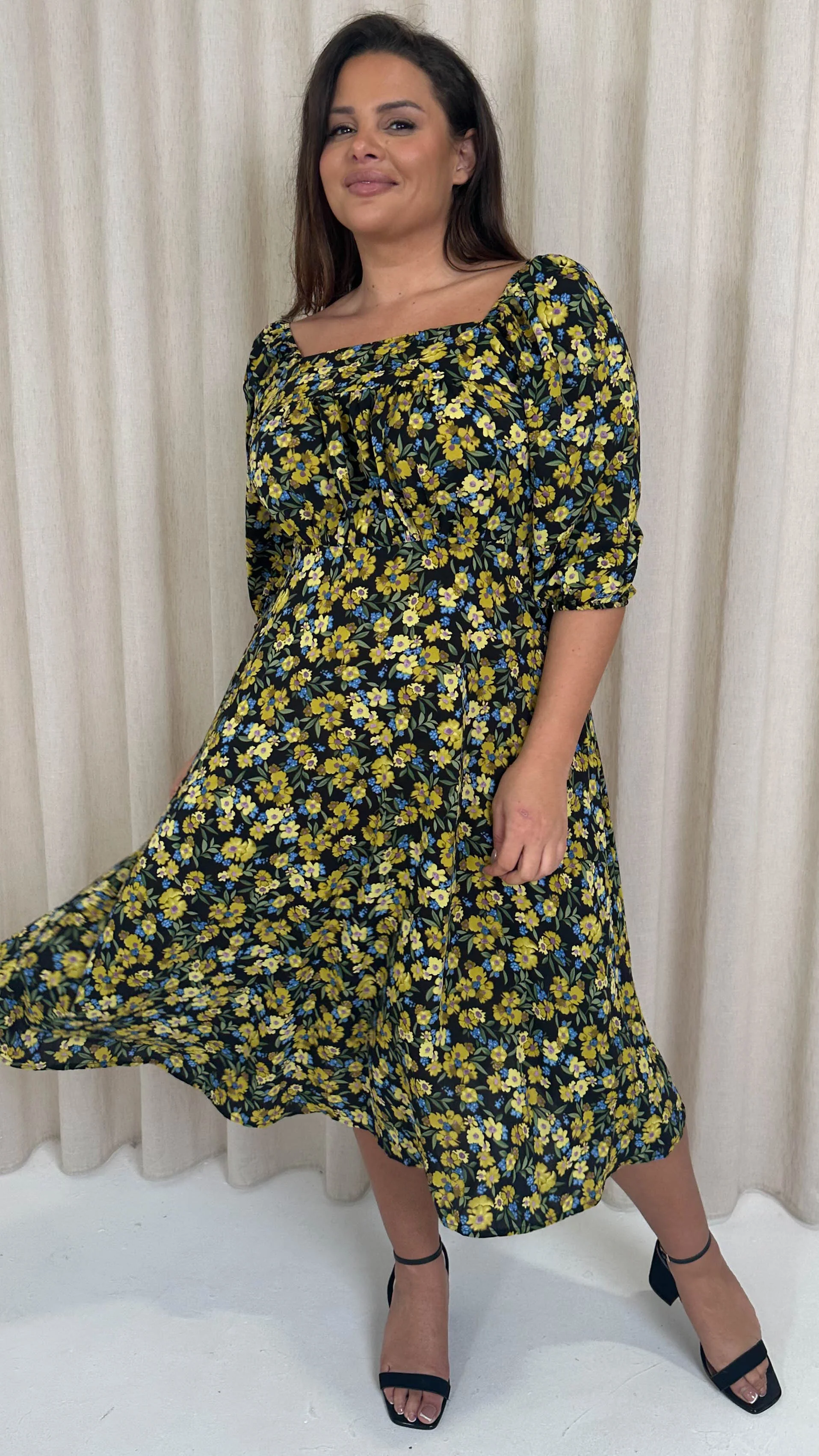 CurveWow Ruched Chest Midi Dress Black/Yellow Floral - Image 3