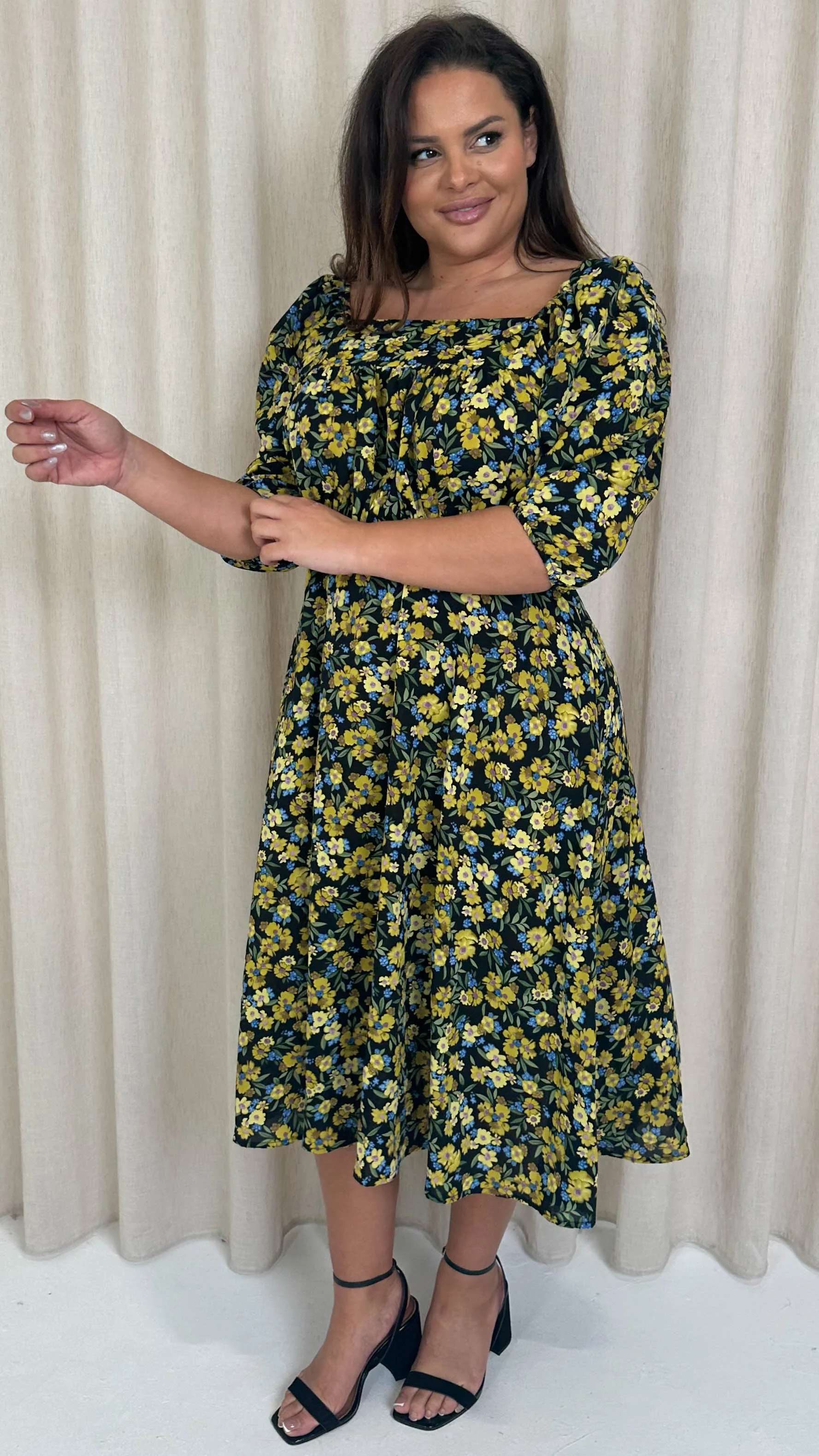 CurveWow Ruched Chest Midi Dress Black/Yellow Floral - Image 4