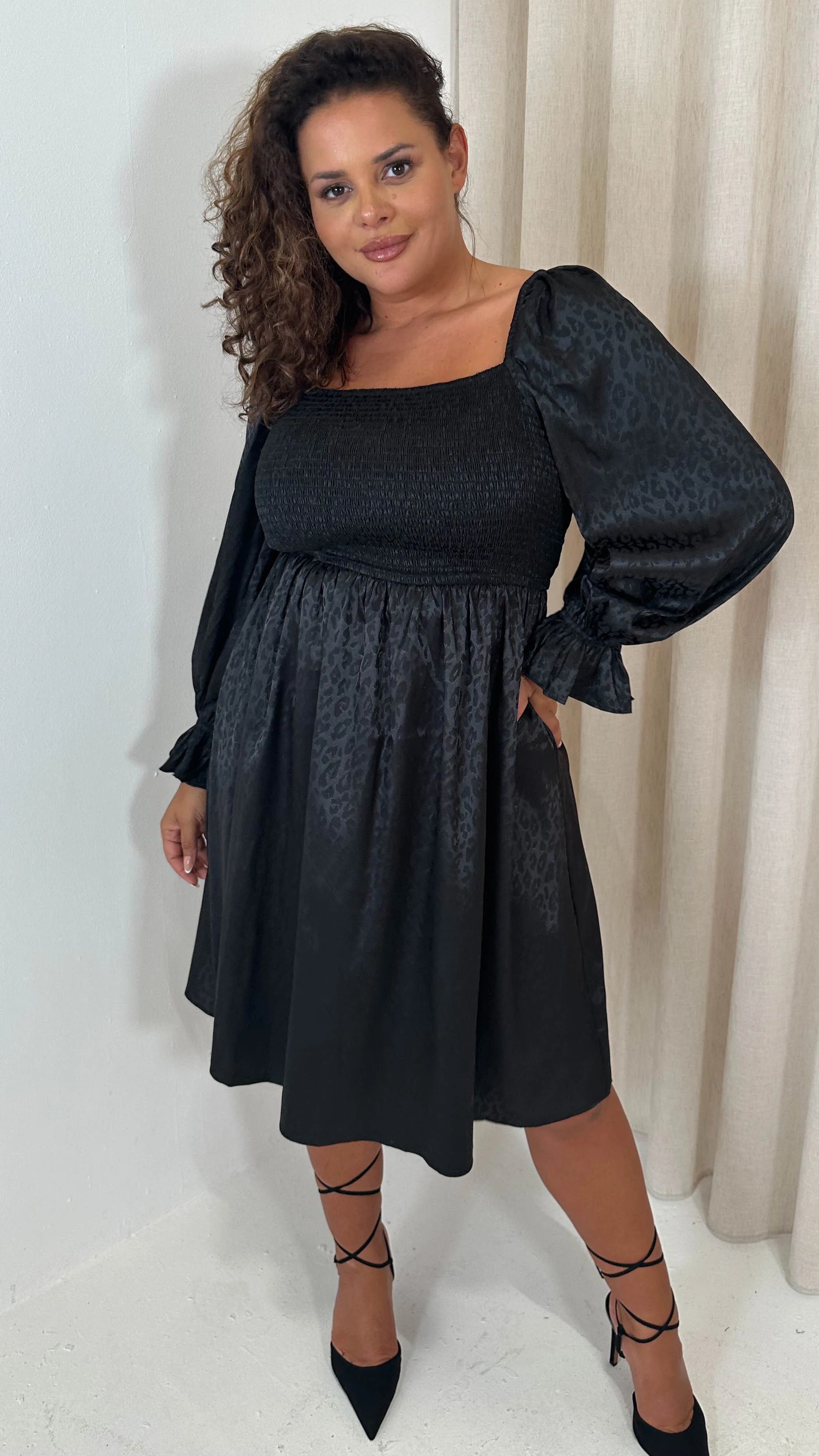 CurveWow Printed Satin Shirred Top Mini Dress Black