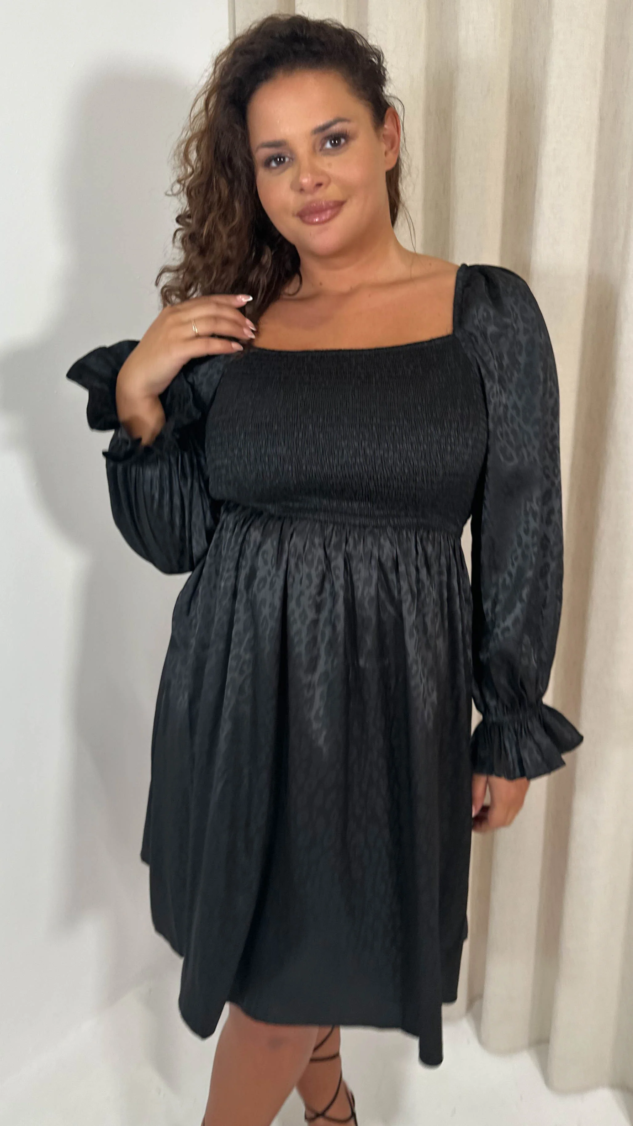 CurveWow Printed Satin Shirred Top Mini Dress Black - Image 3