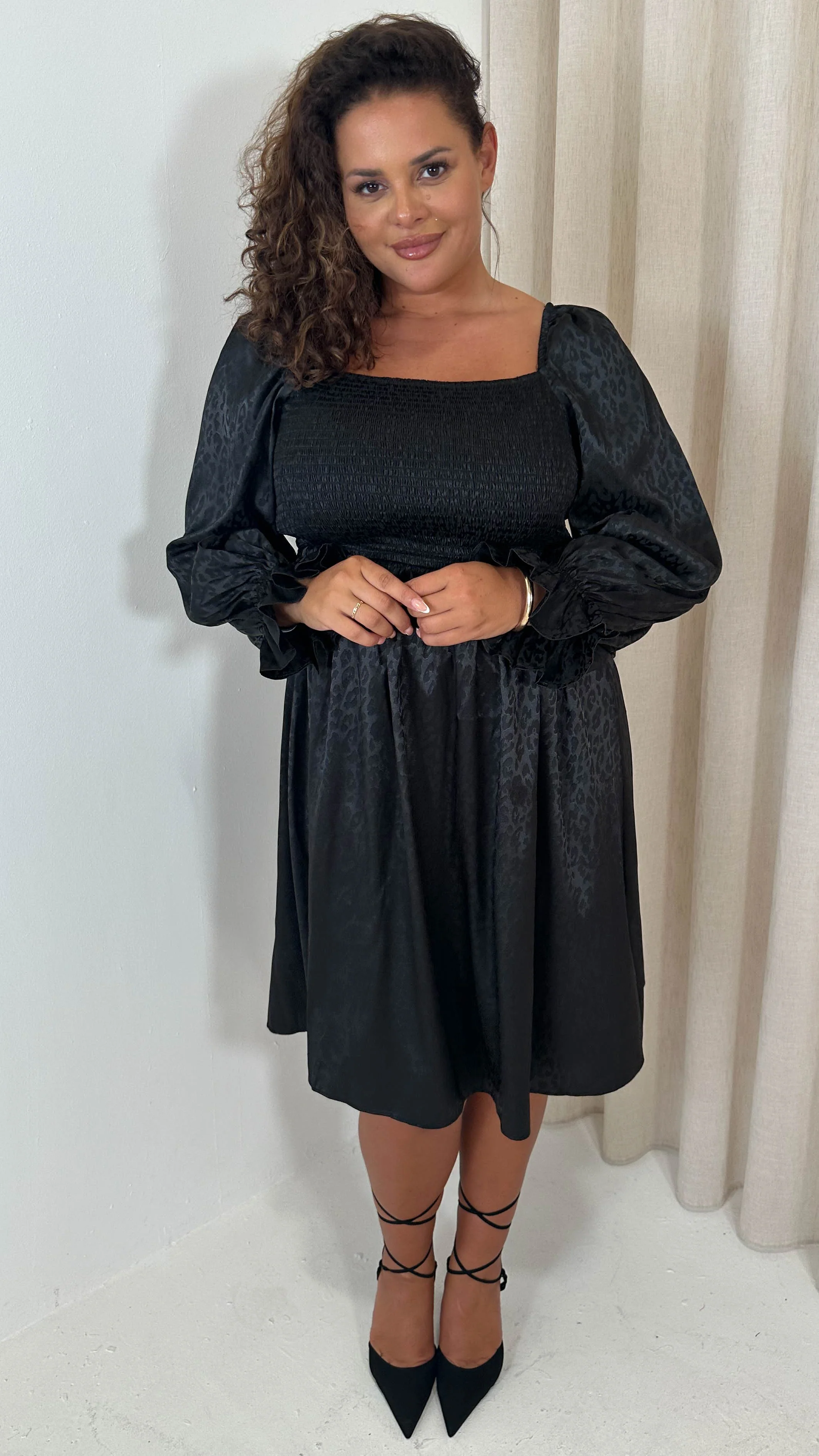CurveWow Printed Satin Shirred Top Mini Dress Black - Image 5