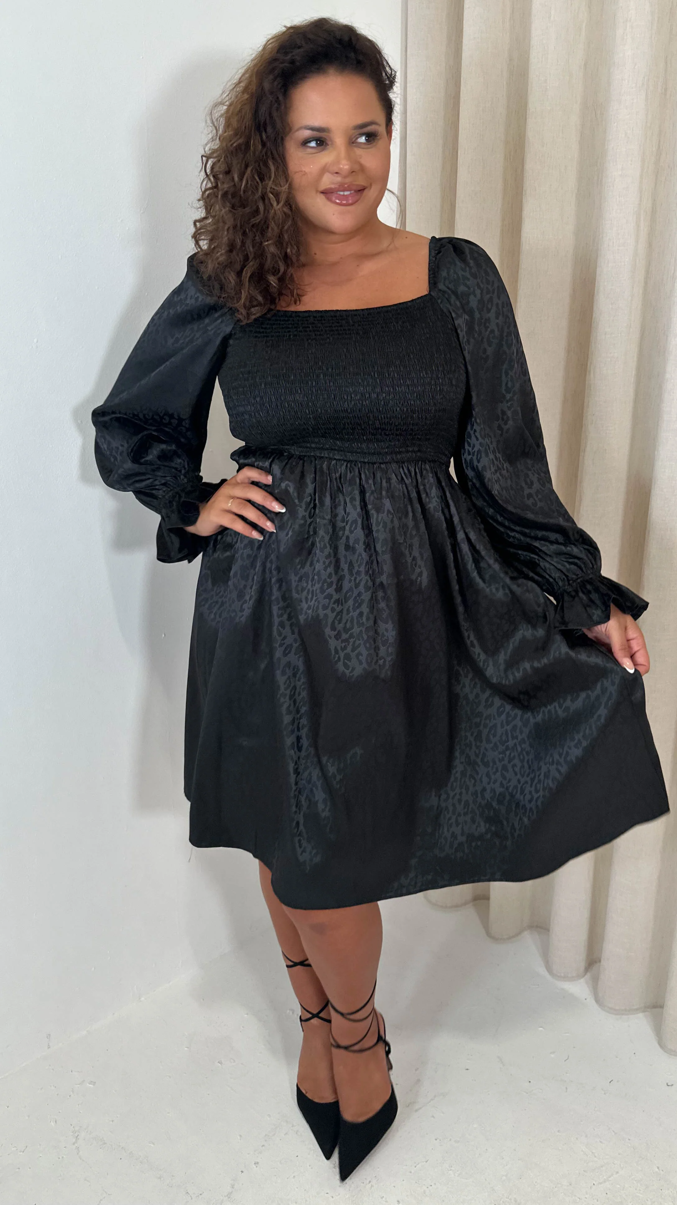CurveWow Printed Satin Shirred Top Mini Dress Black - Image 6