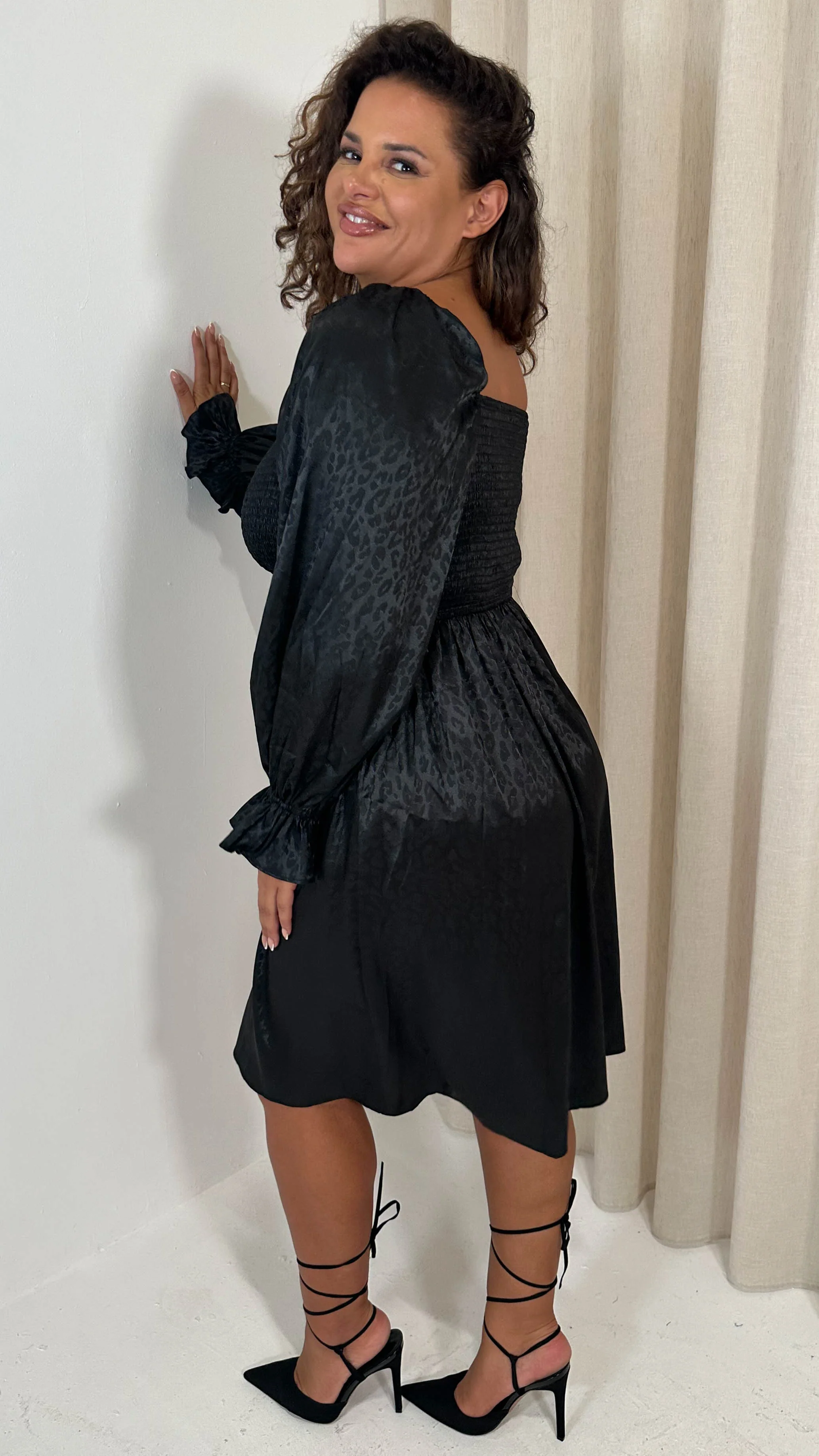 CurveWow Printed Satin Shirred Top Mini Dress Black - Image 8
