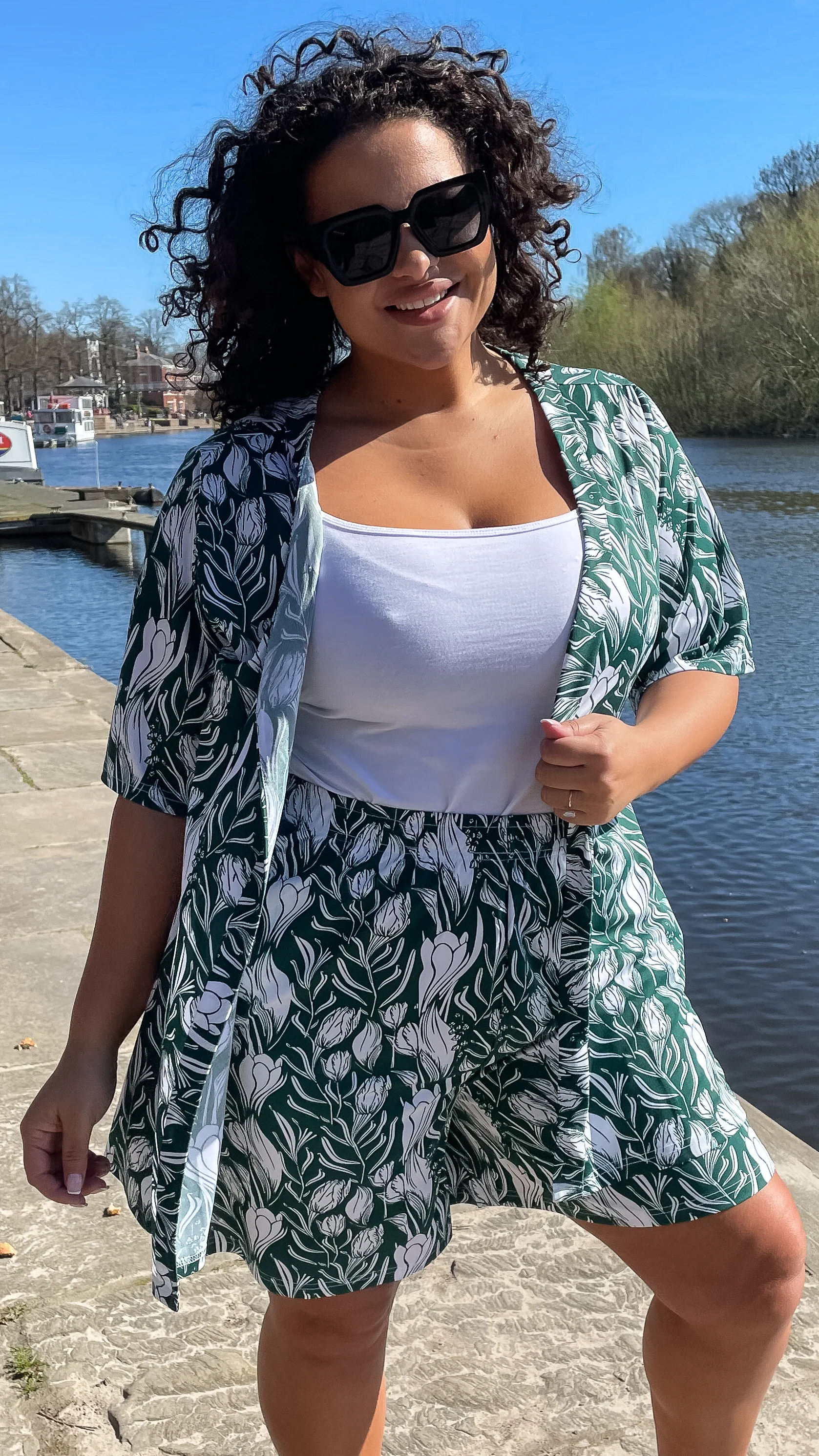 CurveWow Printed Shorts Green - Image 2