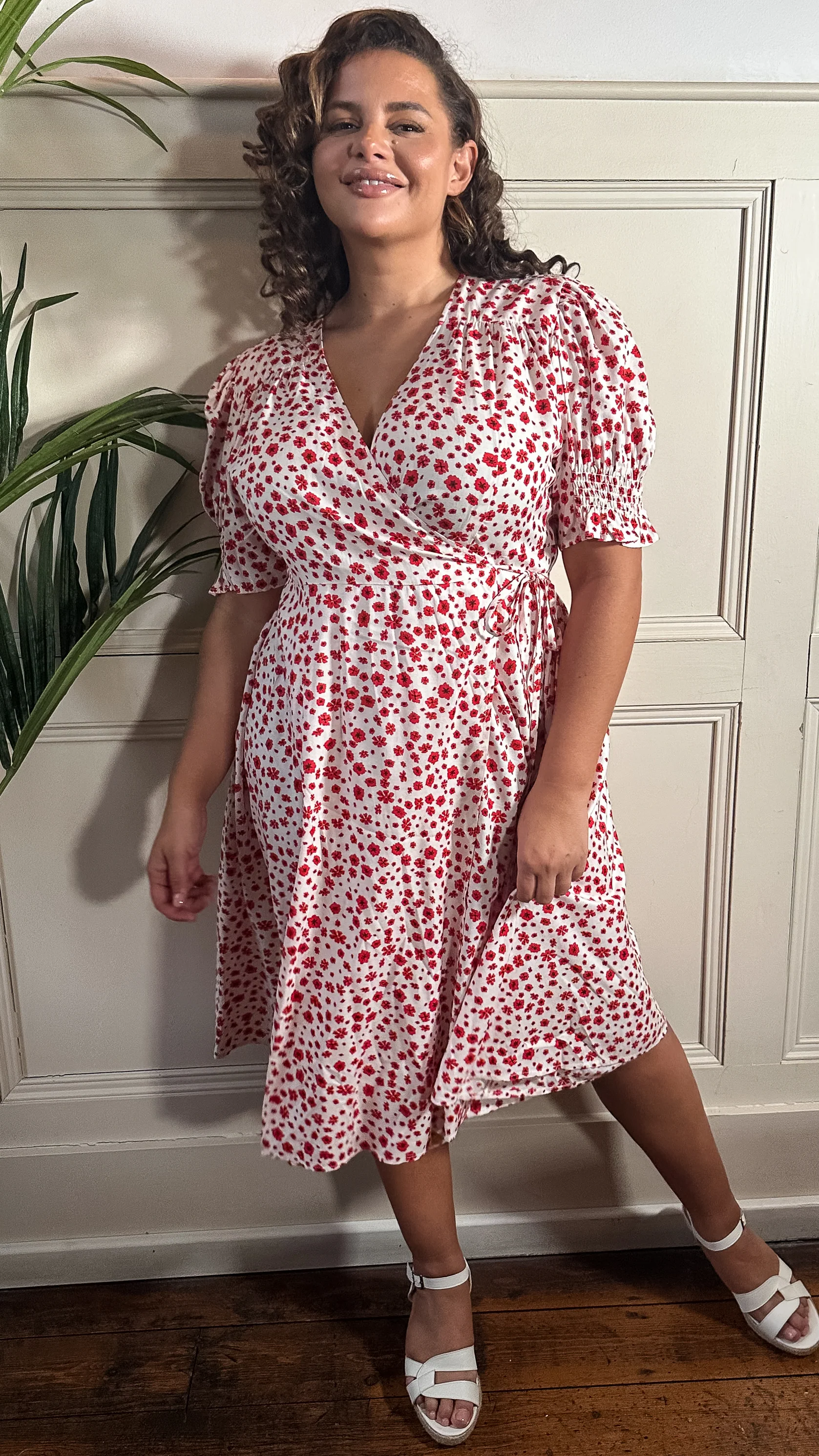 CurveWow Printed Puff Sleeve Wrap Midi Dress Red Floral - Image 4