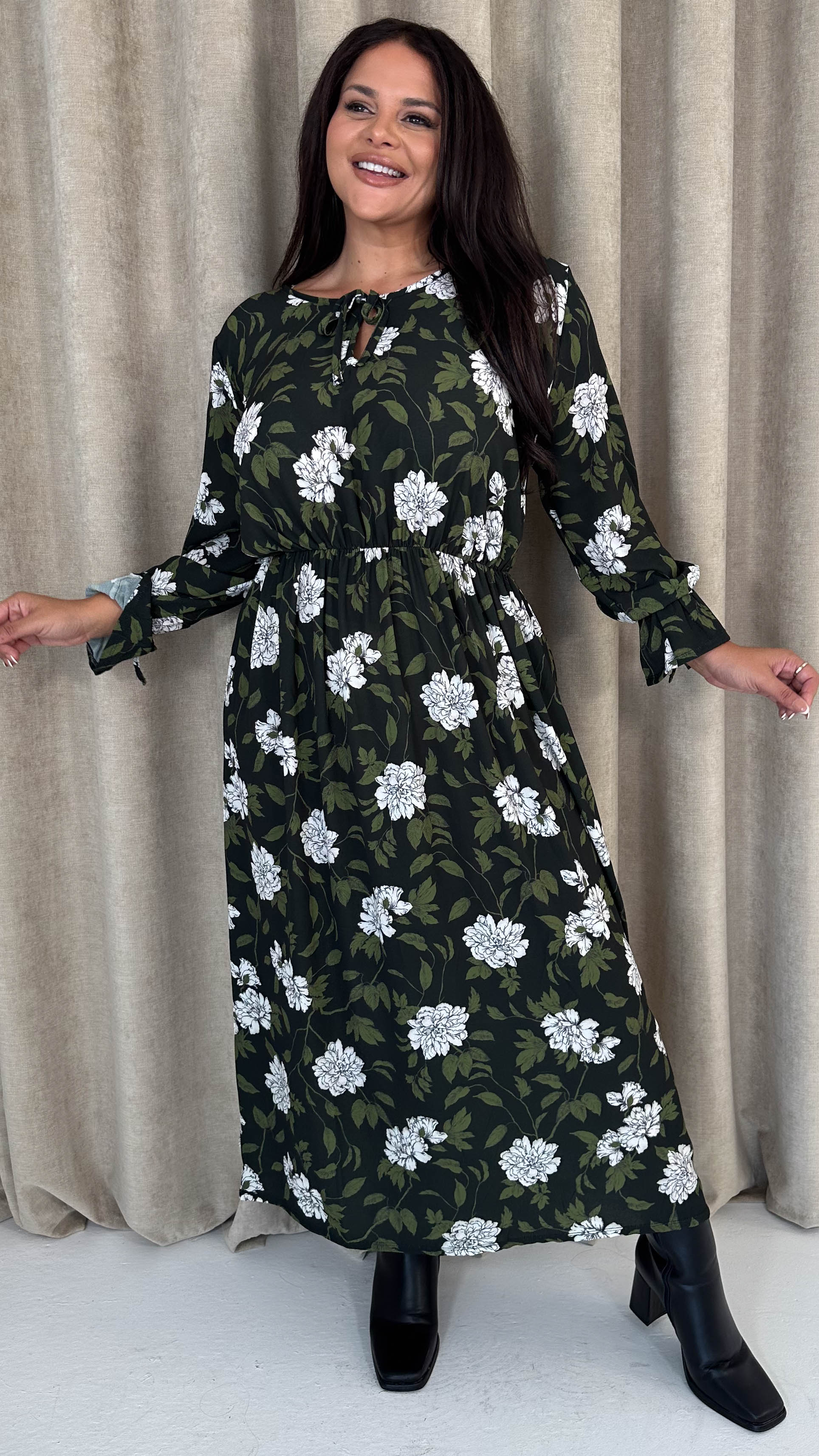 CurveWow Tie Cuff Midaxi Dress Black Floral - Image 3