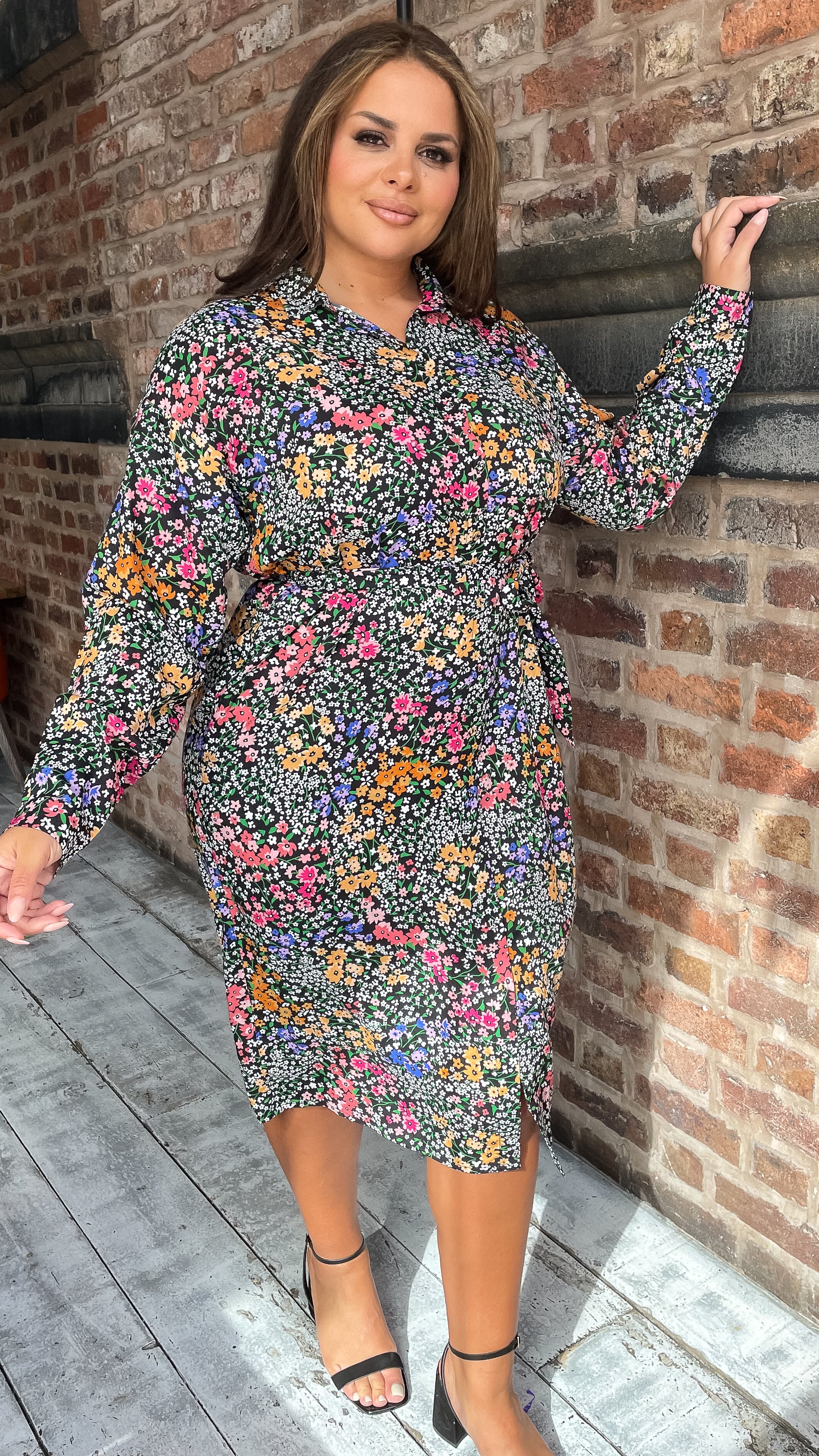 CurveWow Printed Tie Waist Shirt Dress Black Multi Floral Ditsy - Image 3