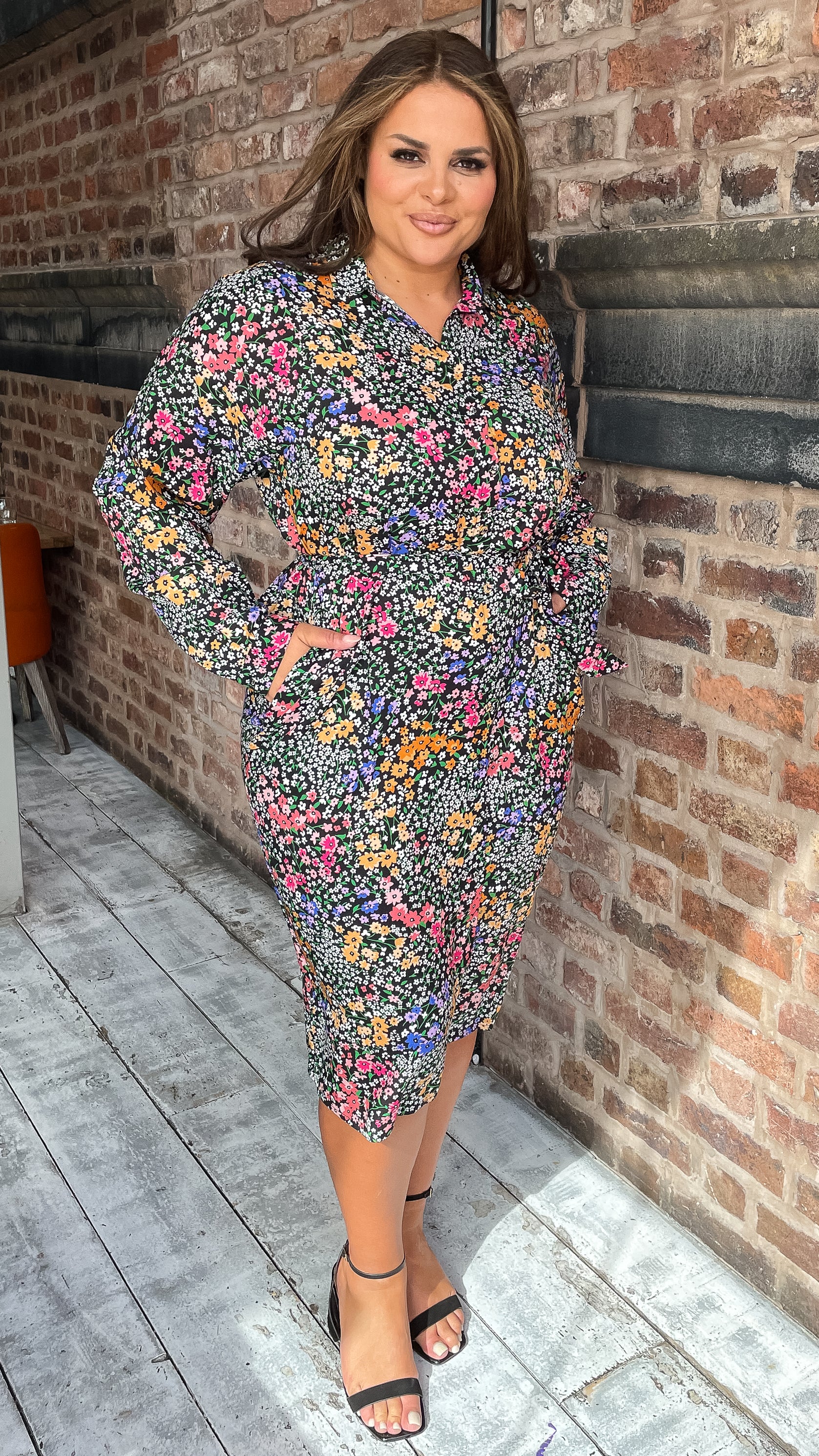 CurveWow Printed Tie Waist Shirt Dress Black Multi Floral Ditsy - Image 5